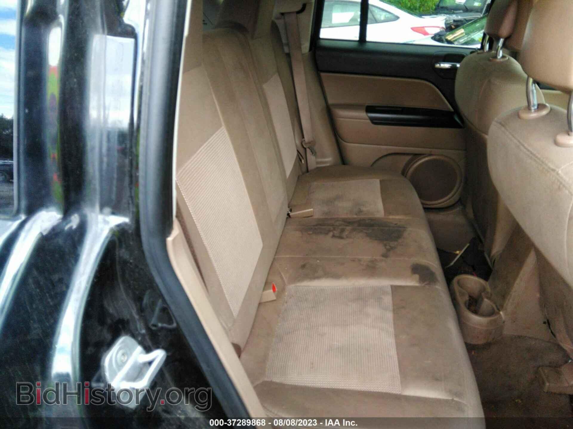 2011 JEEP COMPASS - VIN: 1J4NT1FAXBD176725 - Фото 8