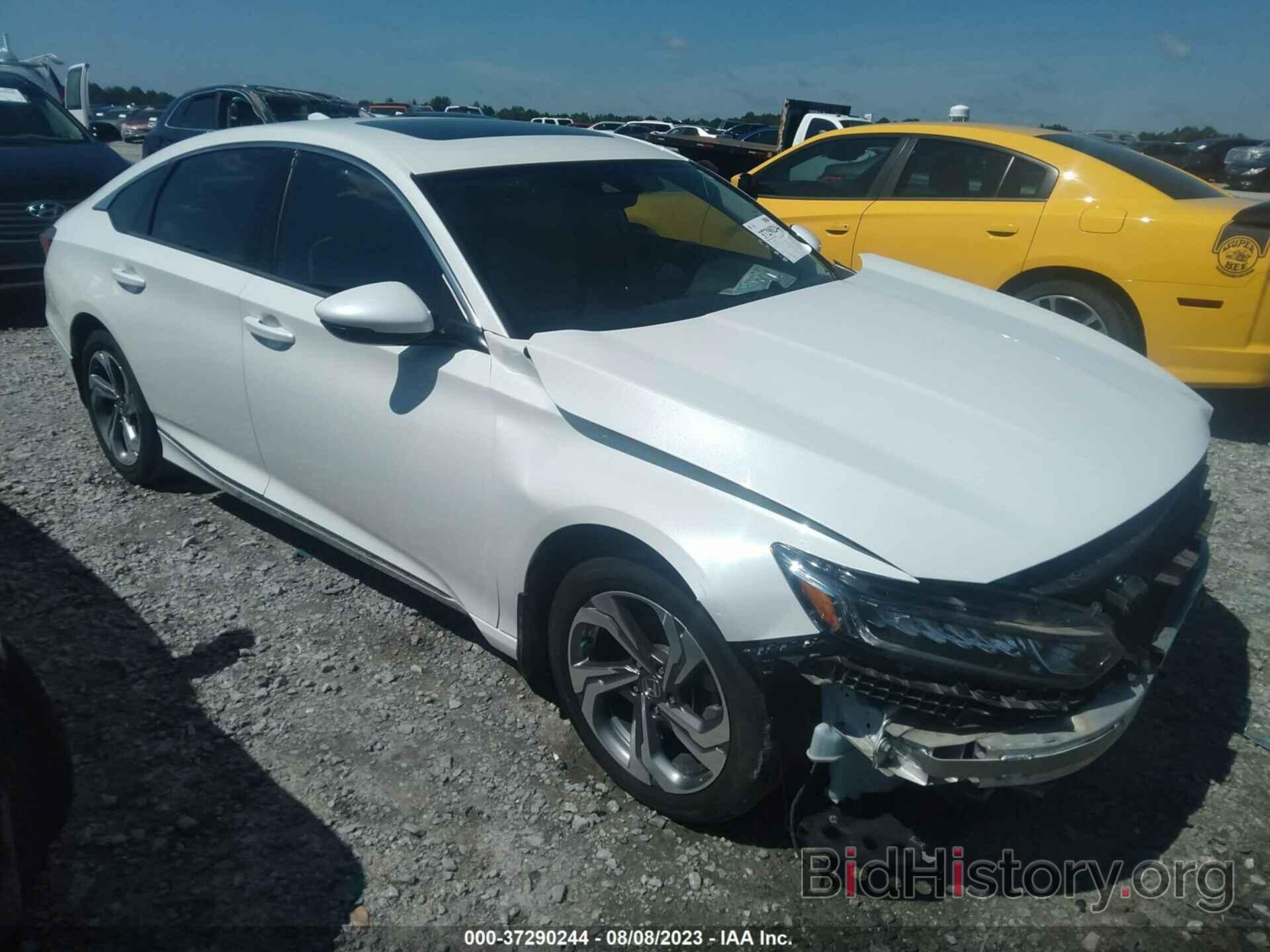 Photo 1HGCV1F5XJA154154 - HONDA ACCORD SEDAN 2018