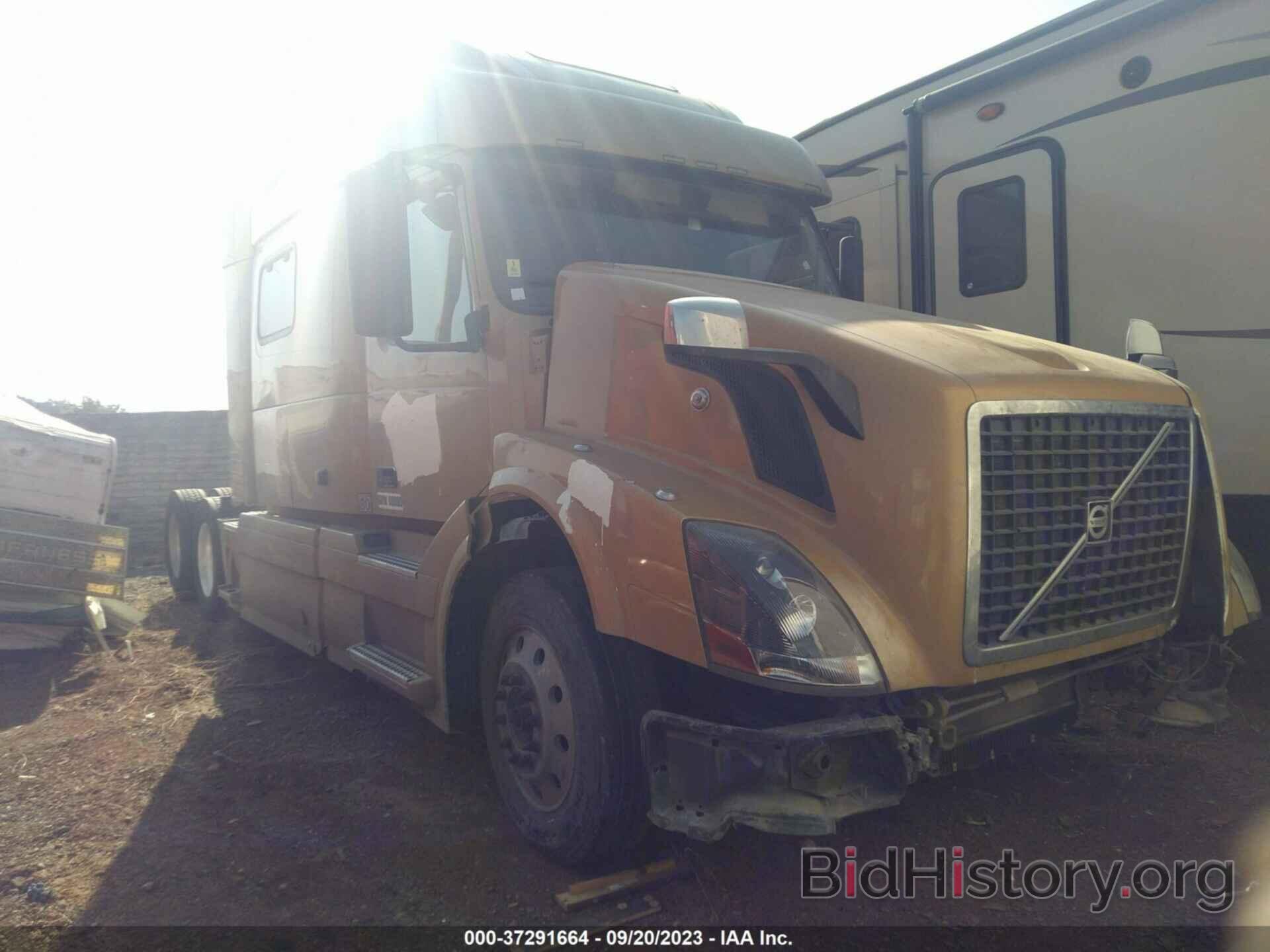 Photo 4V4NC9EH0BN298253 - VOLVO VN 2011