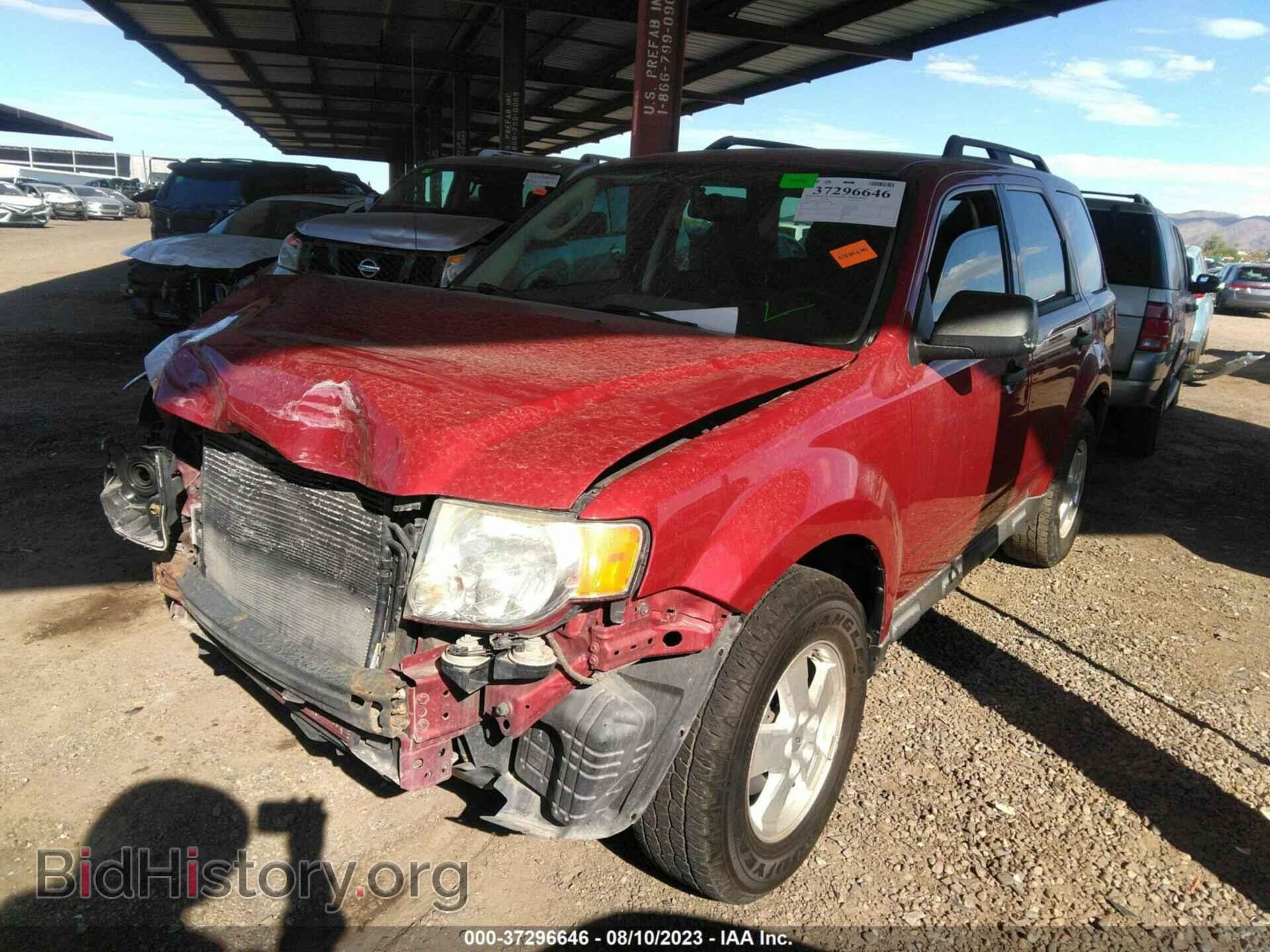 2011 FORD ESCAPE - VIN: 1FMCU0C73BKB53260 - Фото 2