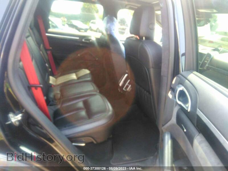 2016 Porsche CAYENNE (VIN WP1AD2A22GLA77934) — фото 8 из 16