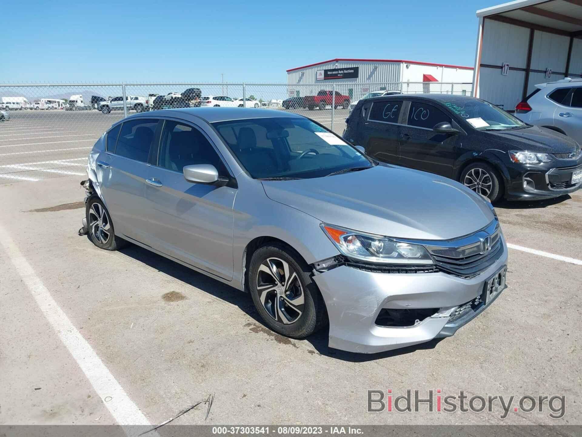 Photo 1HGCR2F30HA055815 - HONDA ACCORD SEDAN 2017