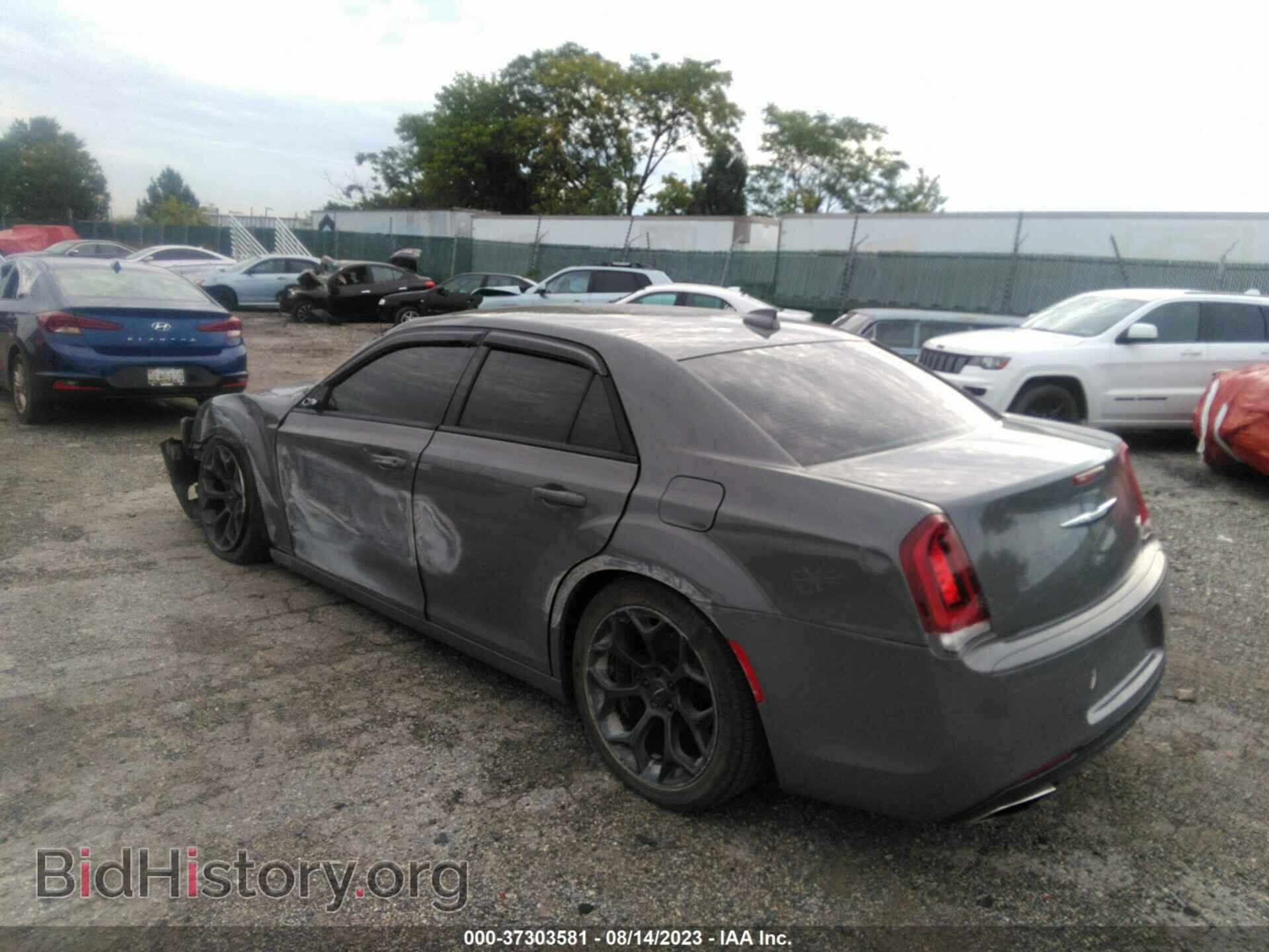 2019 CHRYSLER 300 - VIN: 2C3CCAAG3KH511582 - Фото 3