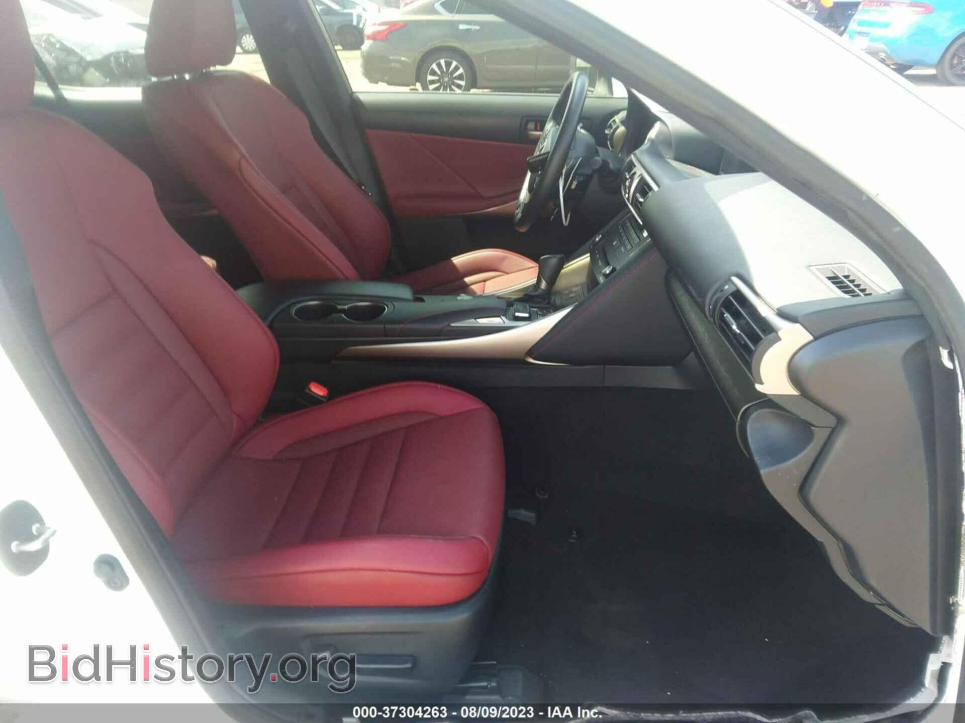 2019 LEXUS IS - VIN: JTHBA1D24K5092998 - Фото 5