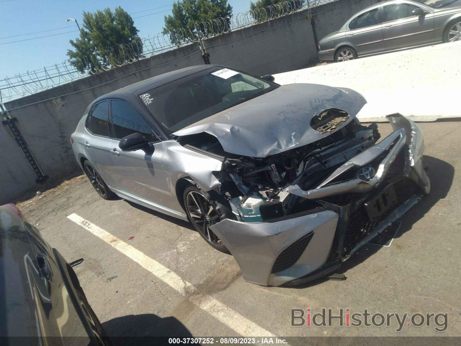 Photo 4T1B61HK4JU118755 - TOYOTA CAMRY 2018