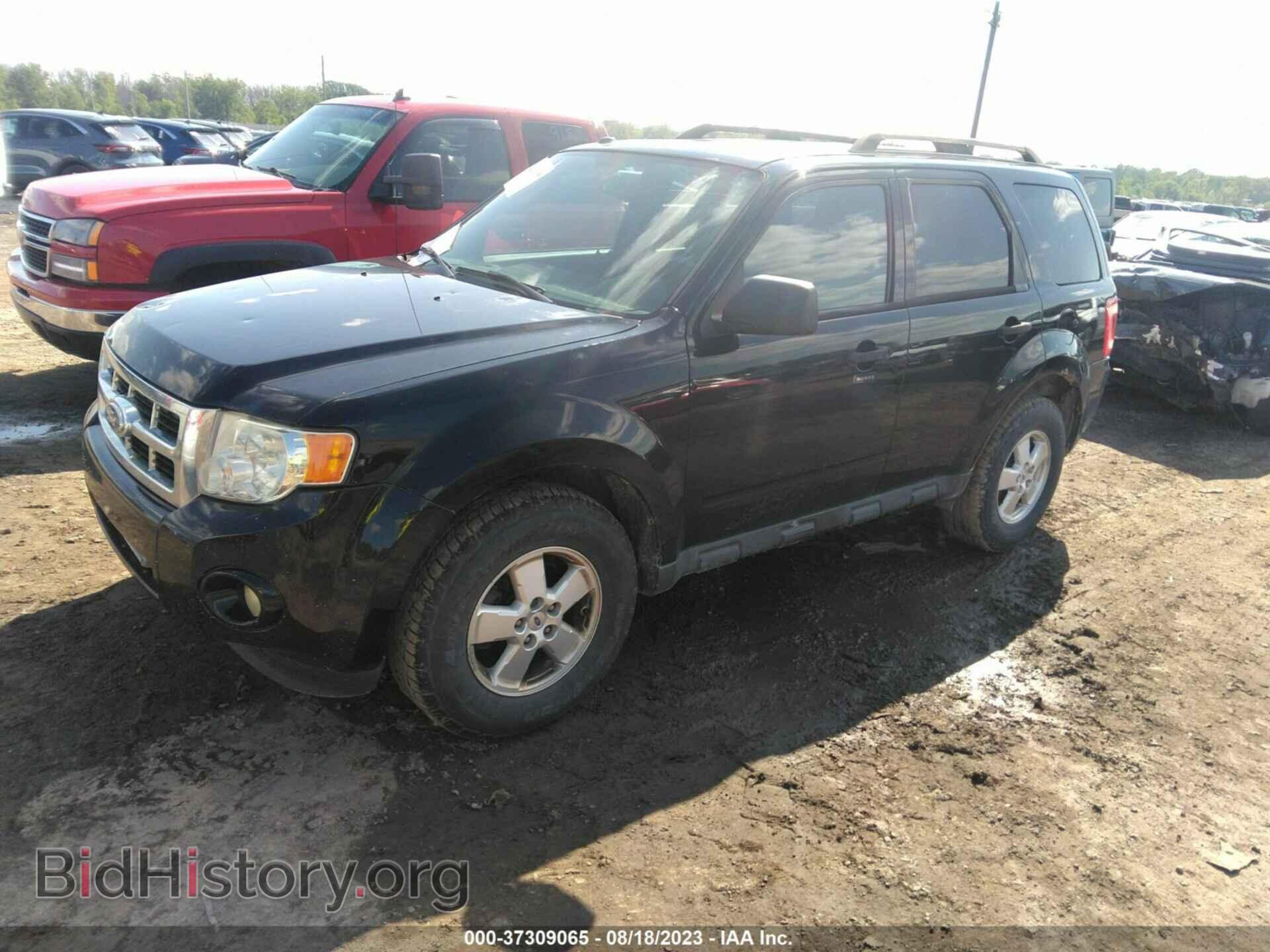 2010 FORD ESCAPE - VIN: 1FMCU0D70AKD18369 - Фото 2