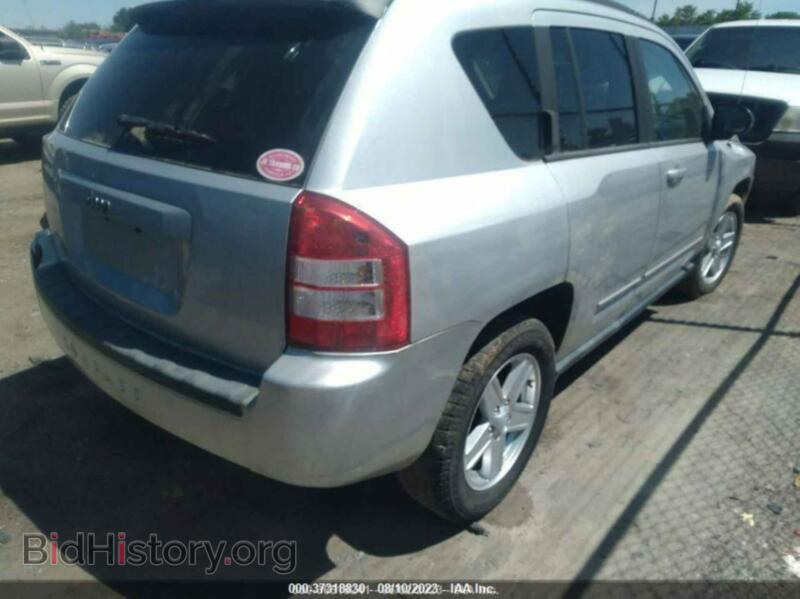 2010 Jeep COMPASS (VIN 1J4NT4FB5AD506456) — photo 4 of 11