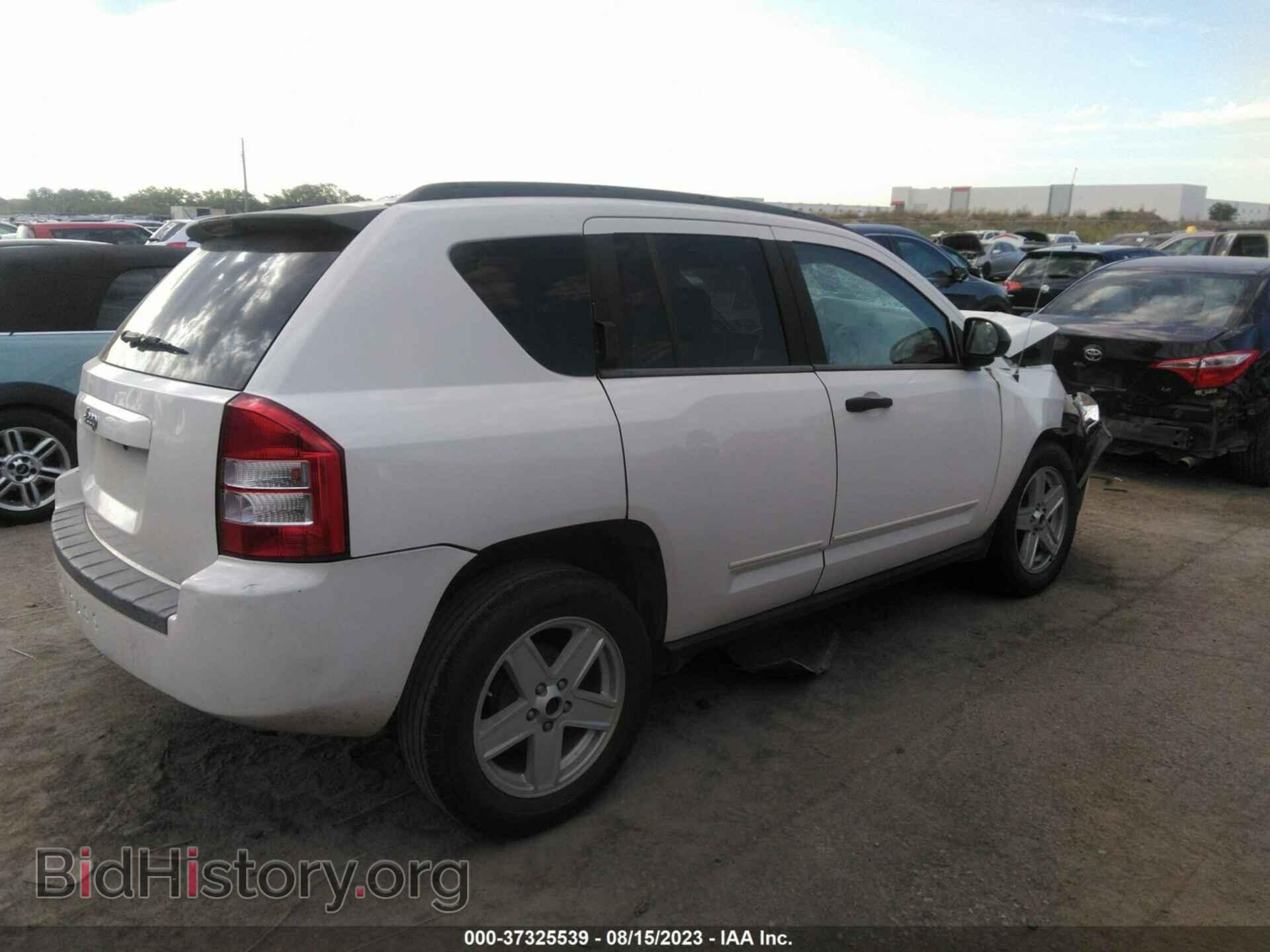 2008 JEEP COMPASS - VIN: 1J8FT470X8D772677 - Фото 4