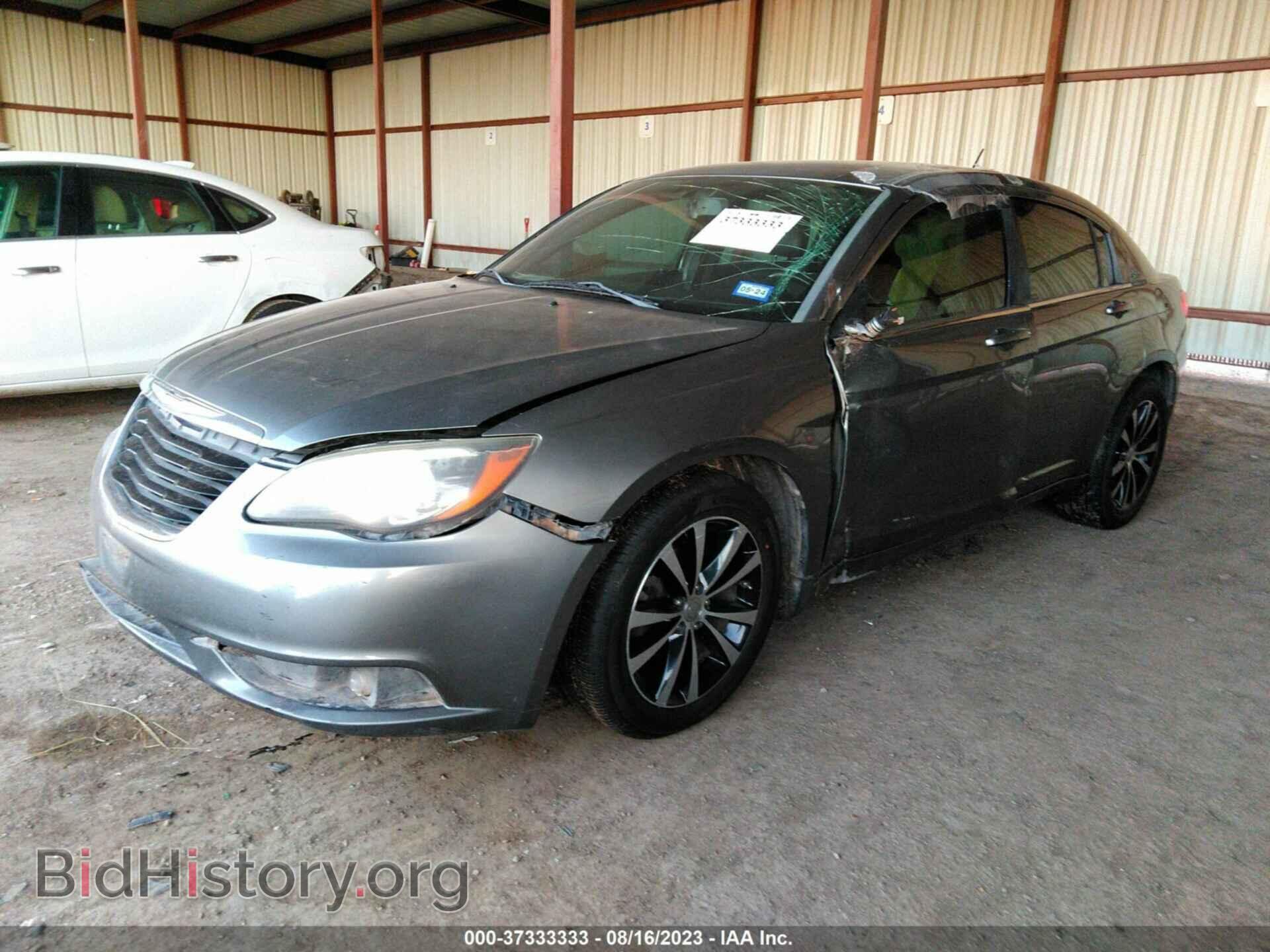 2012 CHRYSLER 200 - VIN: 1C3CCBHG8CN106354 - Фото 2