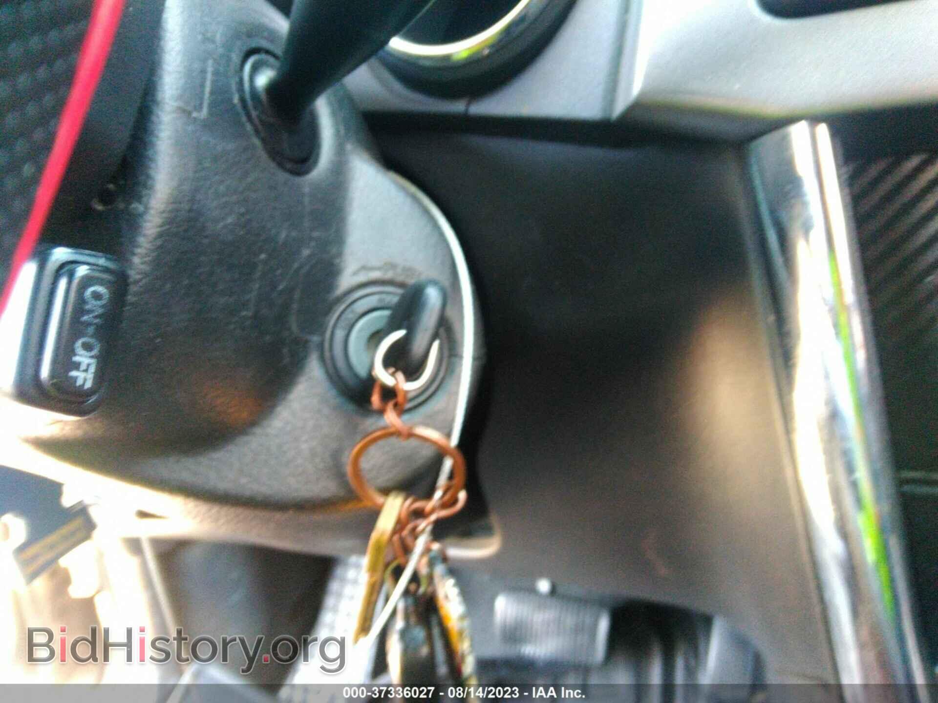 2006 TOYOTA MATRIX - VIN: 2T1KR32E96C565418 - Фото 11