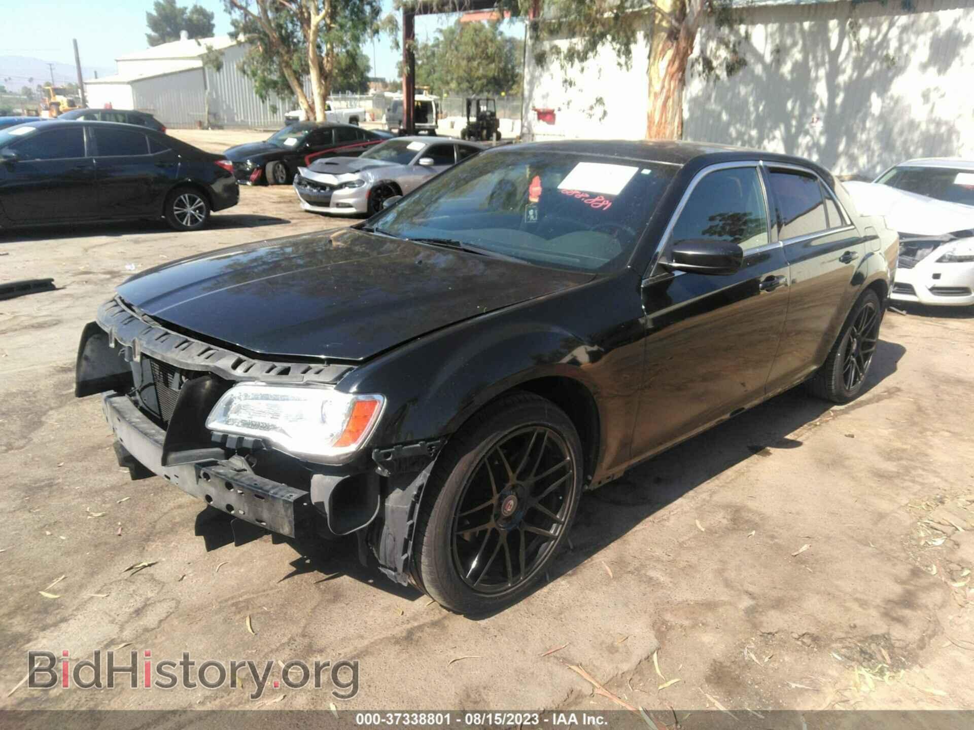 2013 CHRYSLER 300 - VIN: 2C3CCAAG1DH576143 - Фото 2