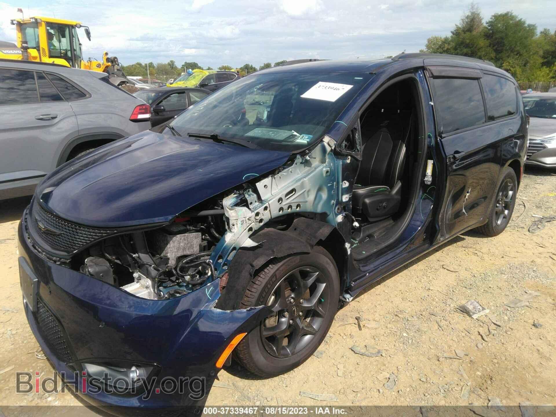 2018 CHRYSLER PACIFICA - VIN: 2C4RC1GG1JR331104 - Фото 2