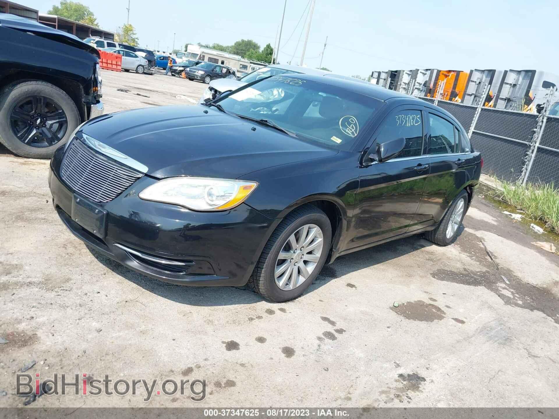 2014 CHRYSLER 200 - VIN: 1C3CCBBB4EN197610 - Фото 2