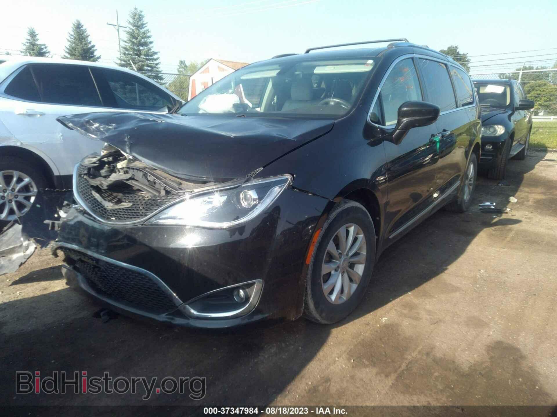 2018 CHRYSLER PACIFICA - VIN: 2C4RC1EG1JR316766 - Фото 2