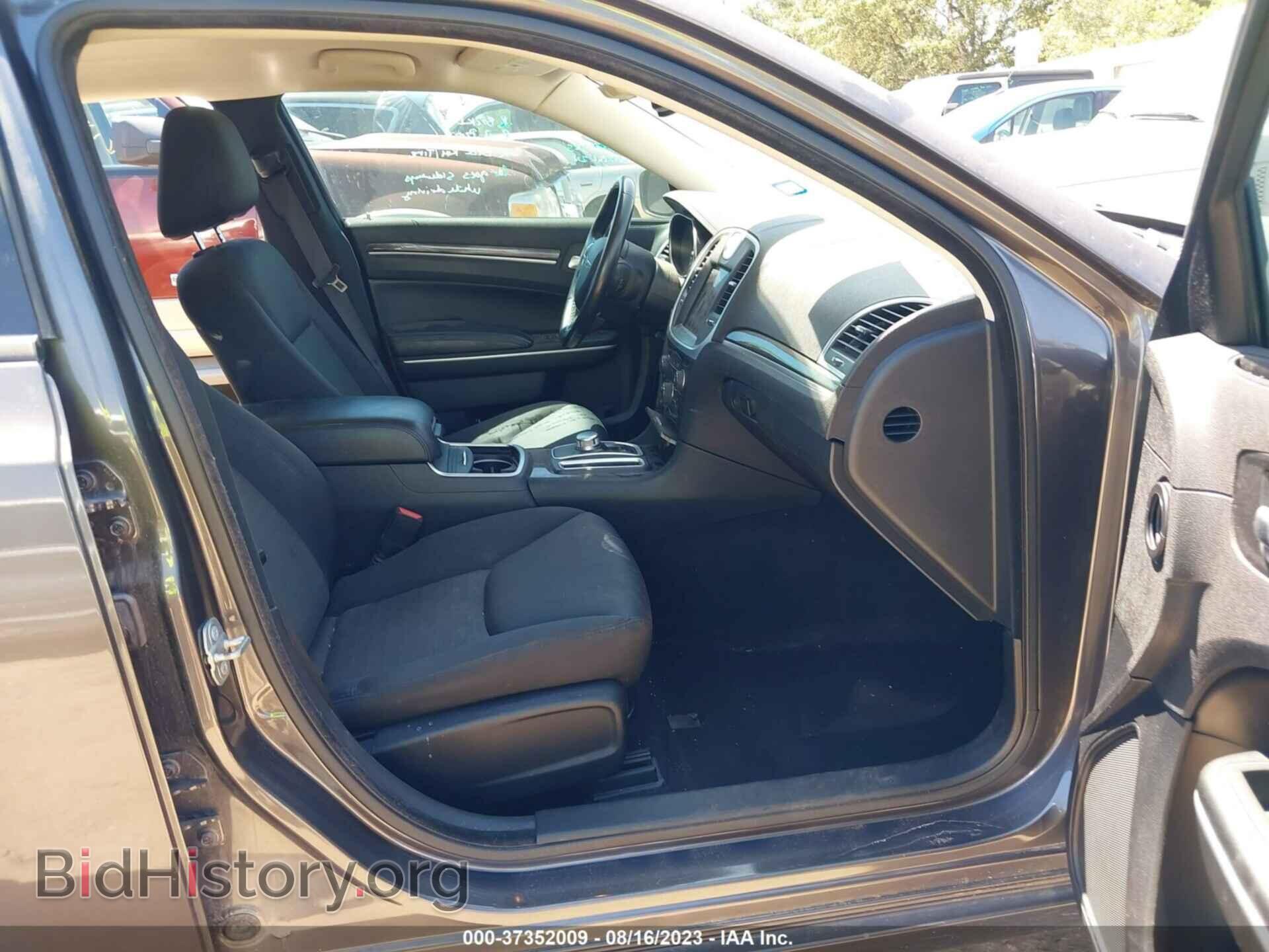 2020 CHRYSLER 300 - VIN: 2C3CCAAG2LH158883 - Фото 5