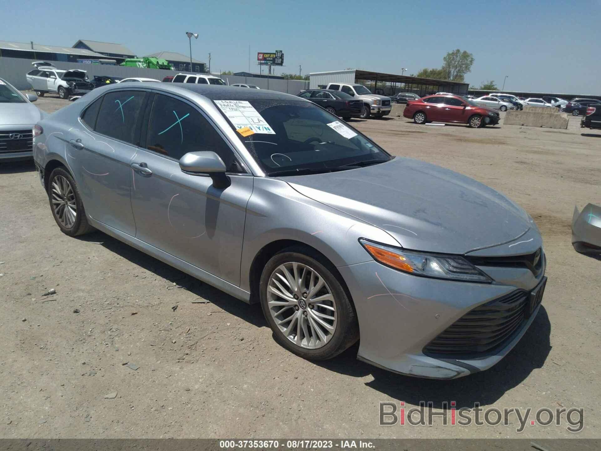 Photo 4T1B11HK8JU026689 - TOYOTA CAMRY 2018