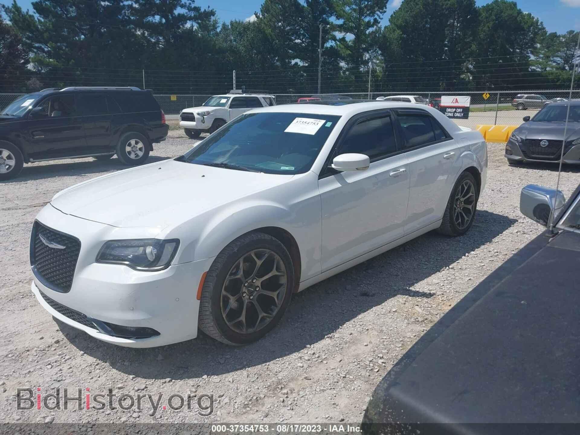 2015 CHRYSLER 300 - VIN: 2C3CCABG5FH903855 - Фото 2