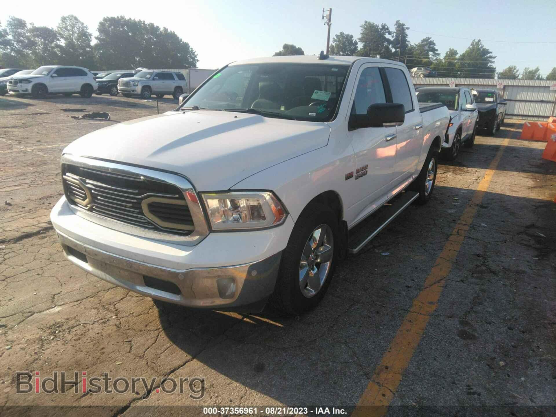 2016 RAM 1500 - VIN: 3C6RR6LT2GG295850 - Фото 2