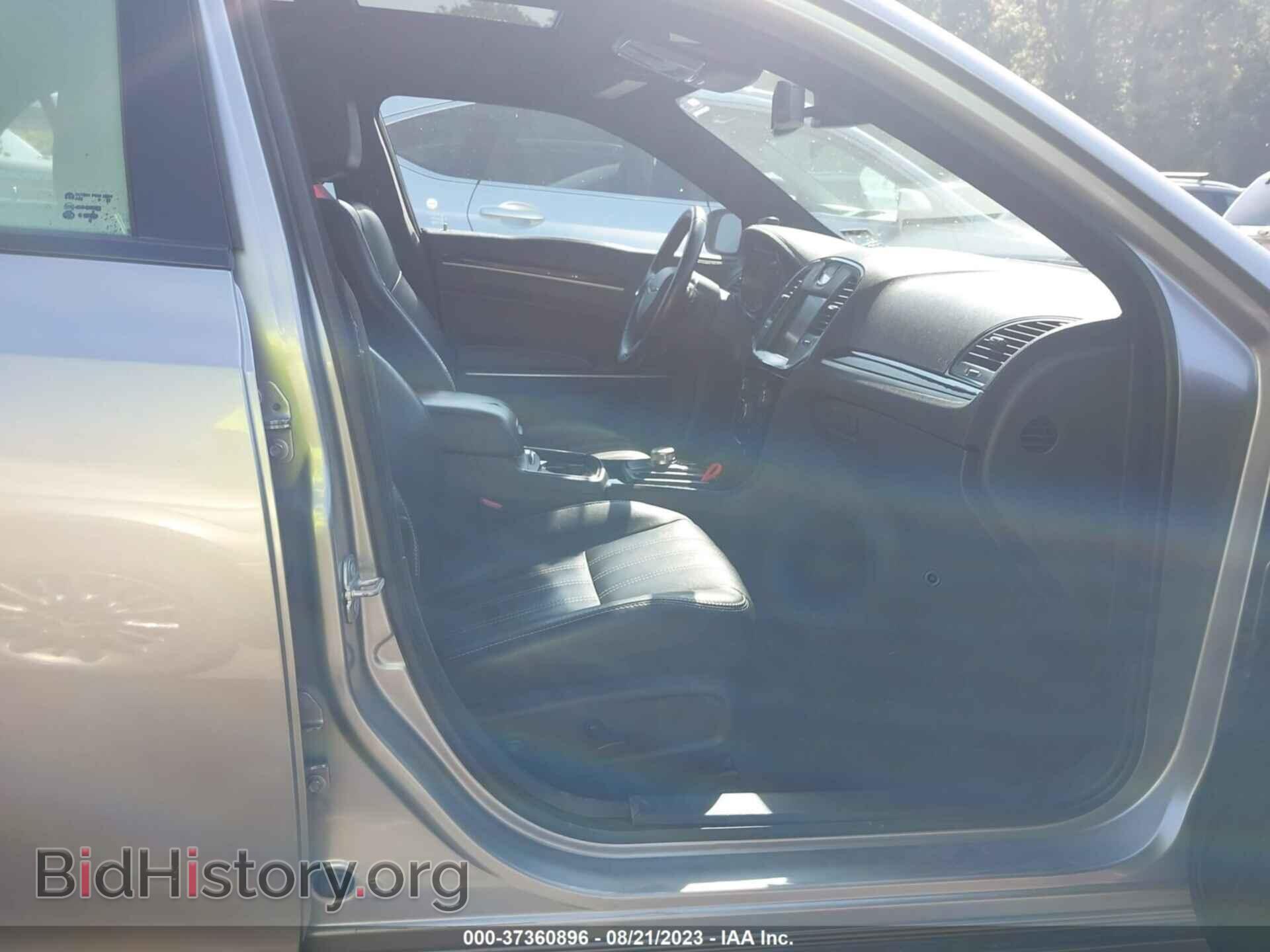 2018 CHRYSLER 300 - VIN: 2C3CCABG4JH274839 - Фото 5