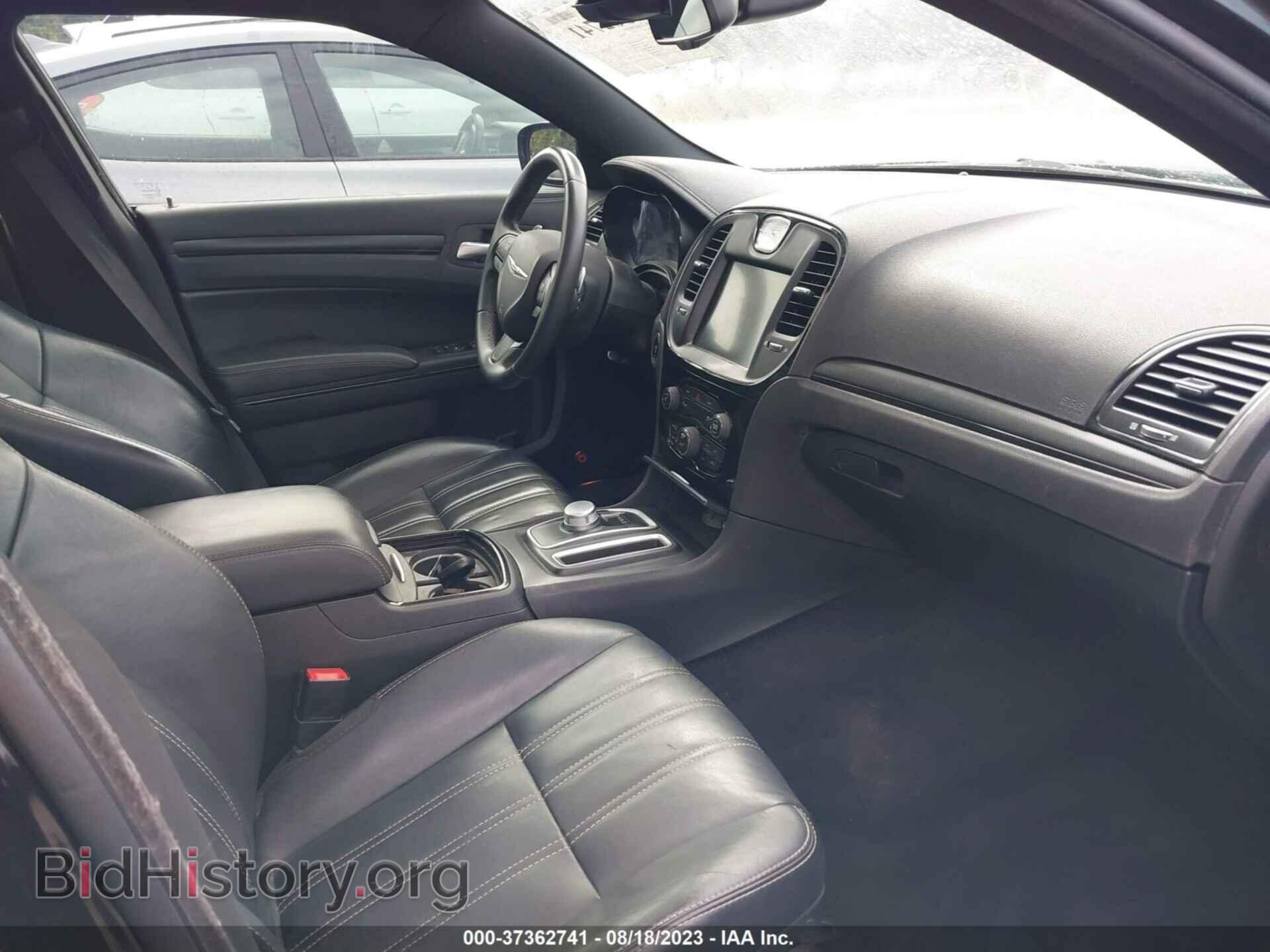 2016 CHRYSLER 300 - VIN: 2C3CCAGG3GH296493 - Фото 5