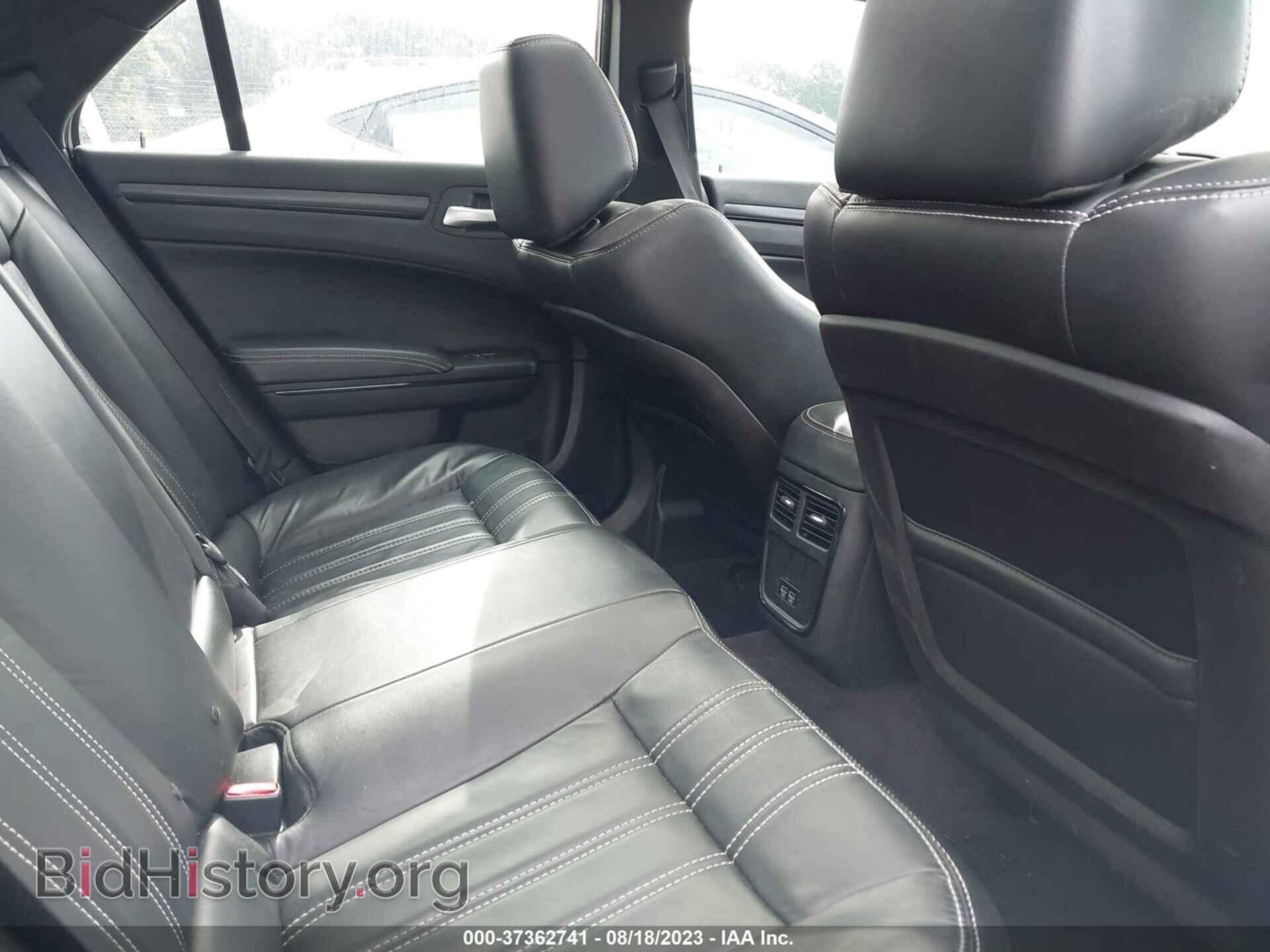 2016 CHRYSLER 300 - VIN: 2C3CCAGG3GH296493 - Фото 8