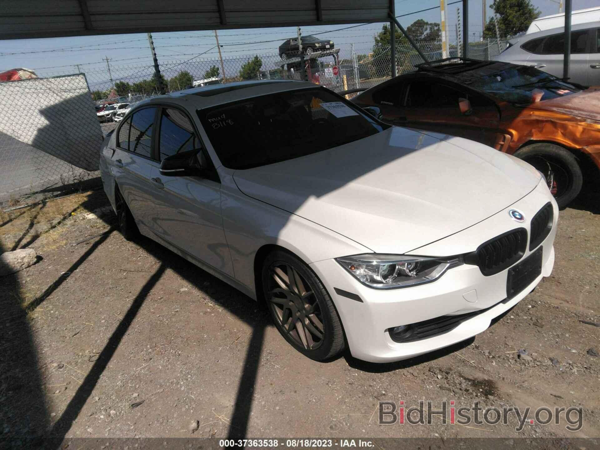 Фотография WBA3C1C59CF431856 - BMW 3 SERIES 2012