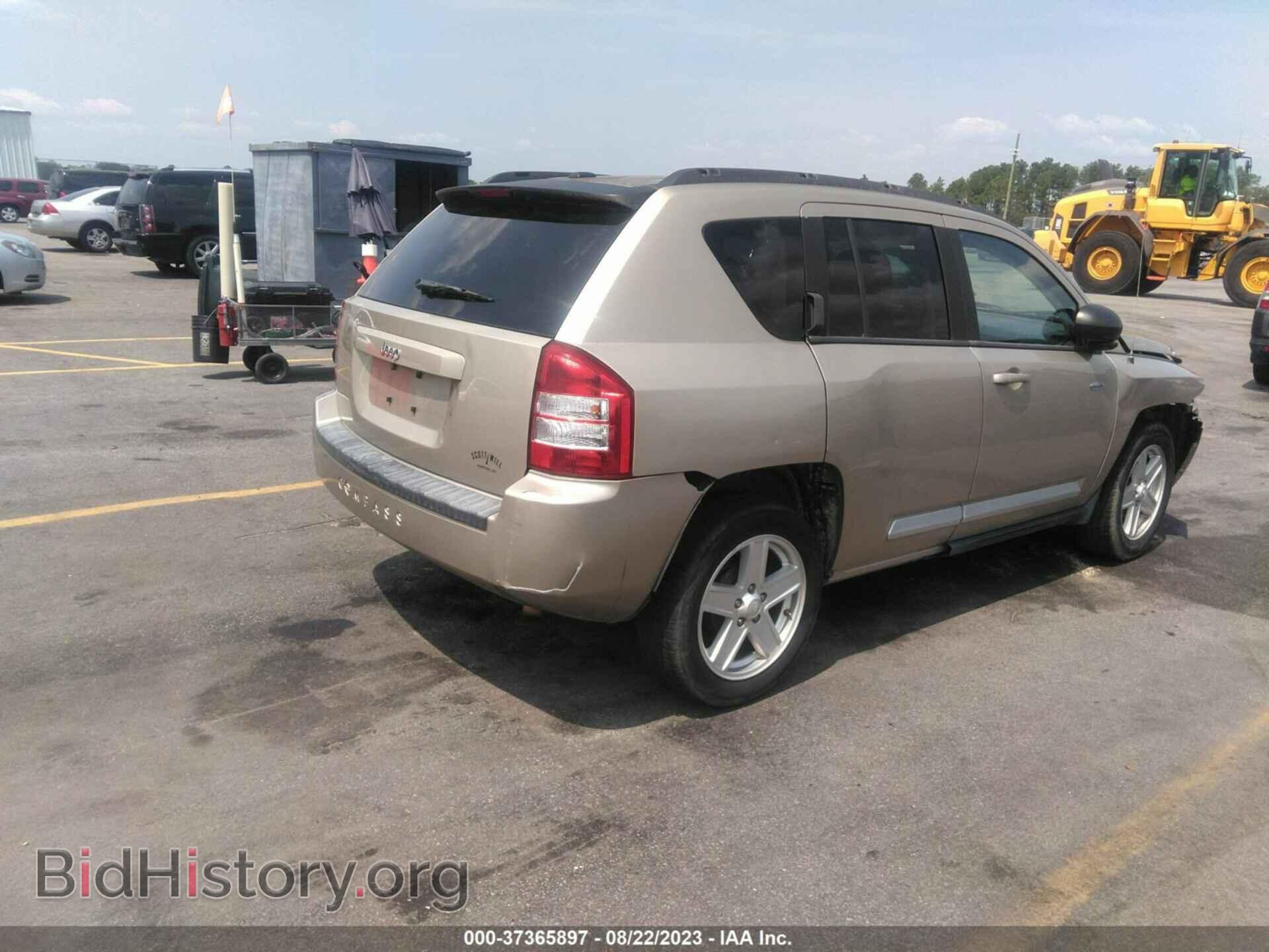 2010 JEEP COMPASS - VIN: 1J4NT1FB6AD652671 - Фото 4