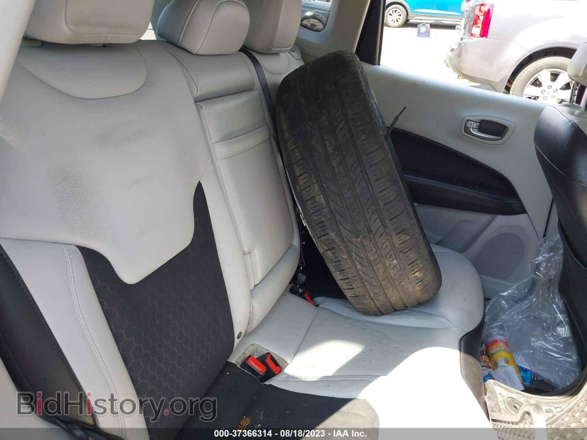2018 JEEP COMPASS - VIN: 3C4NJDBBXJT355643 - Фото 8