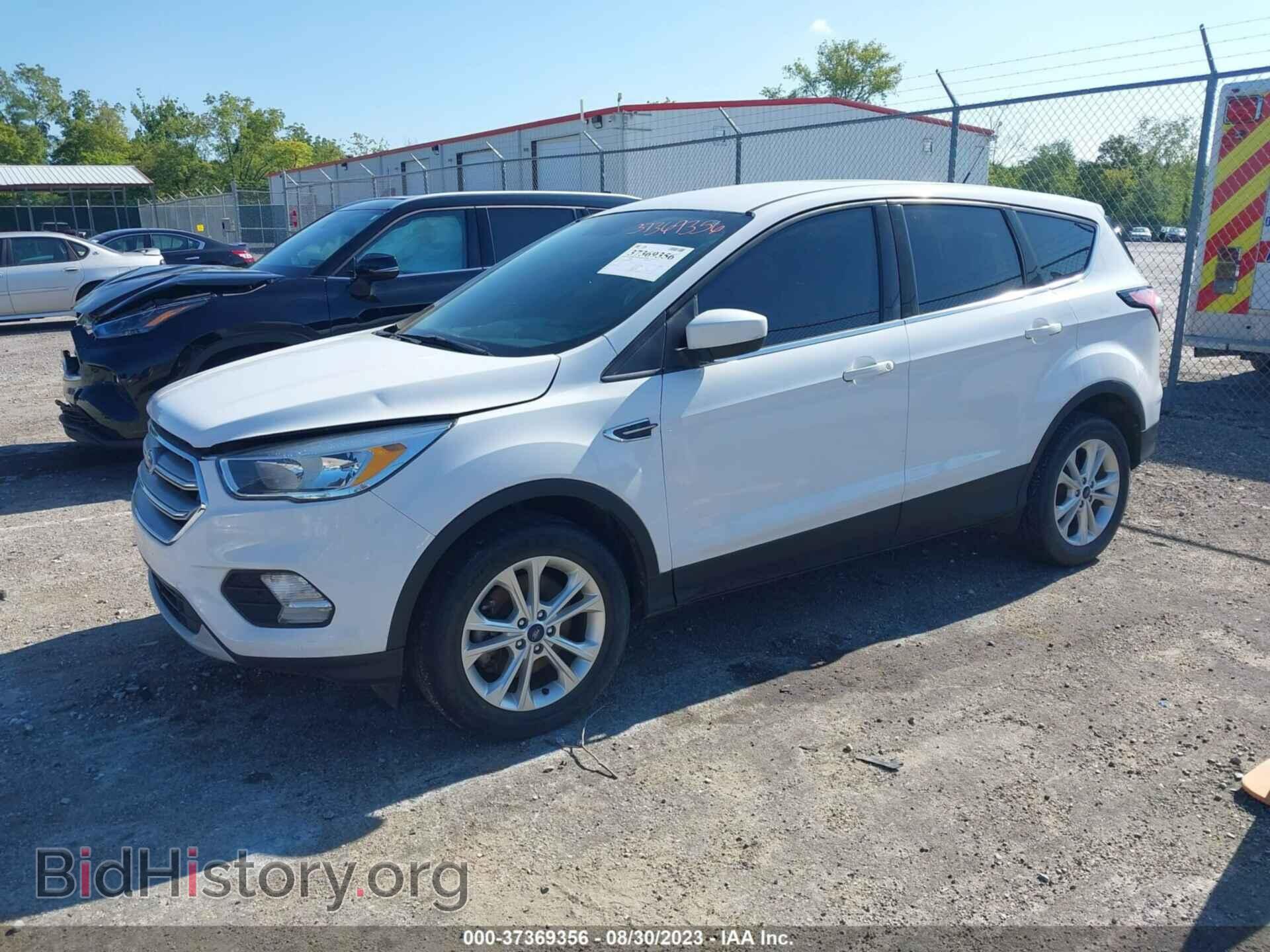 2017 FORD ESCAPE - VIN: 1FMCU9G96HUB65724 - Фото 2