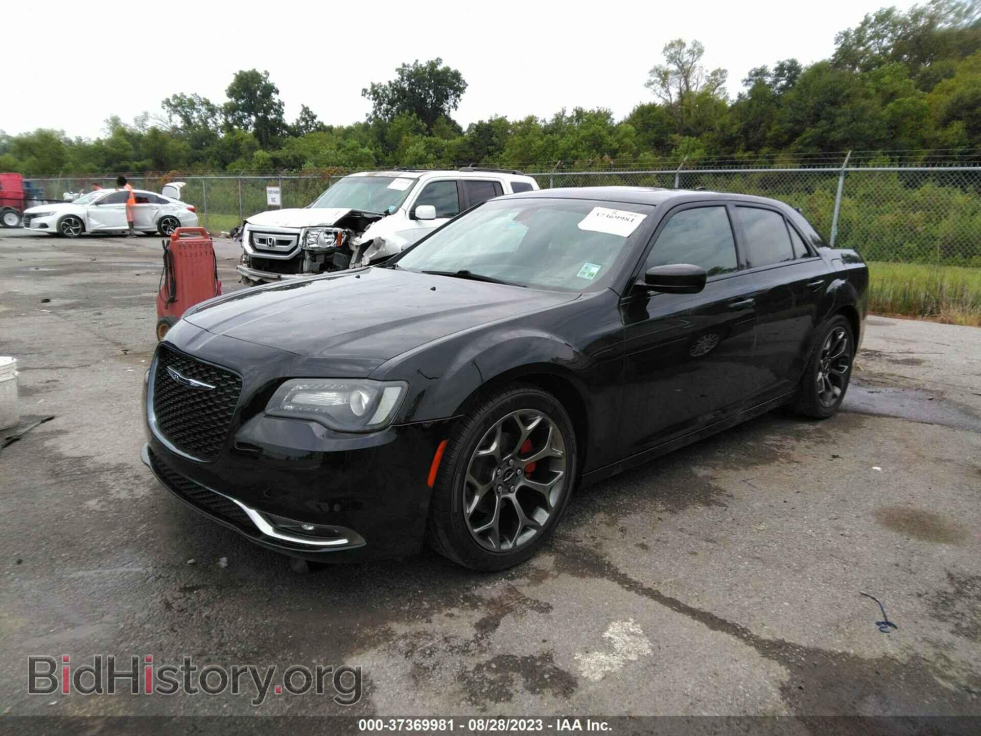 2015 CHRYSLER 300 - VIN: 2C3CCABG8FH882385 - Фото 2