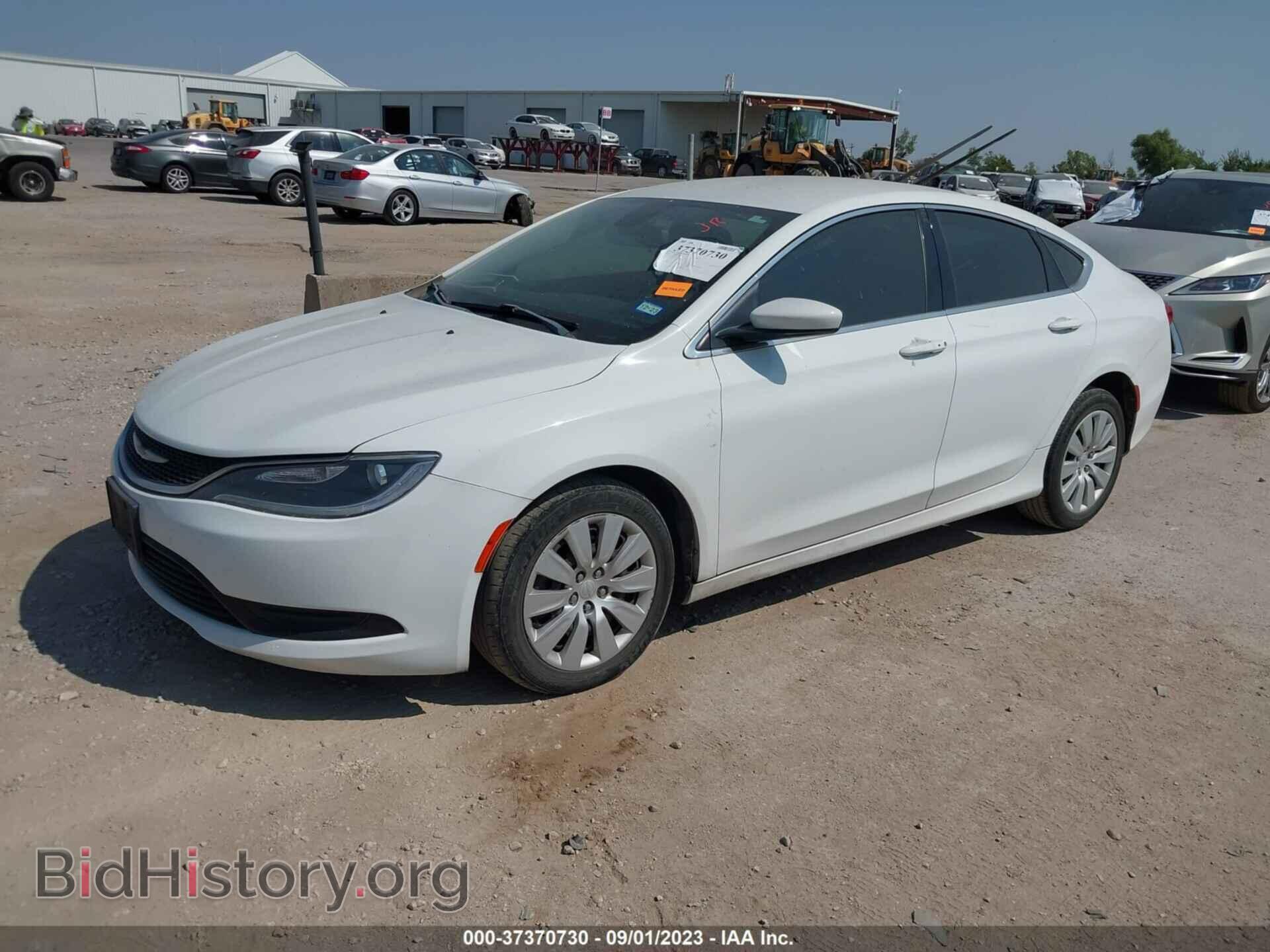 2015 CHRYSLER 200 - VIN: 1C3CCCFB2FN597294 - Фото 2