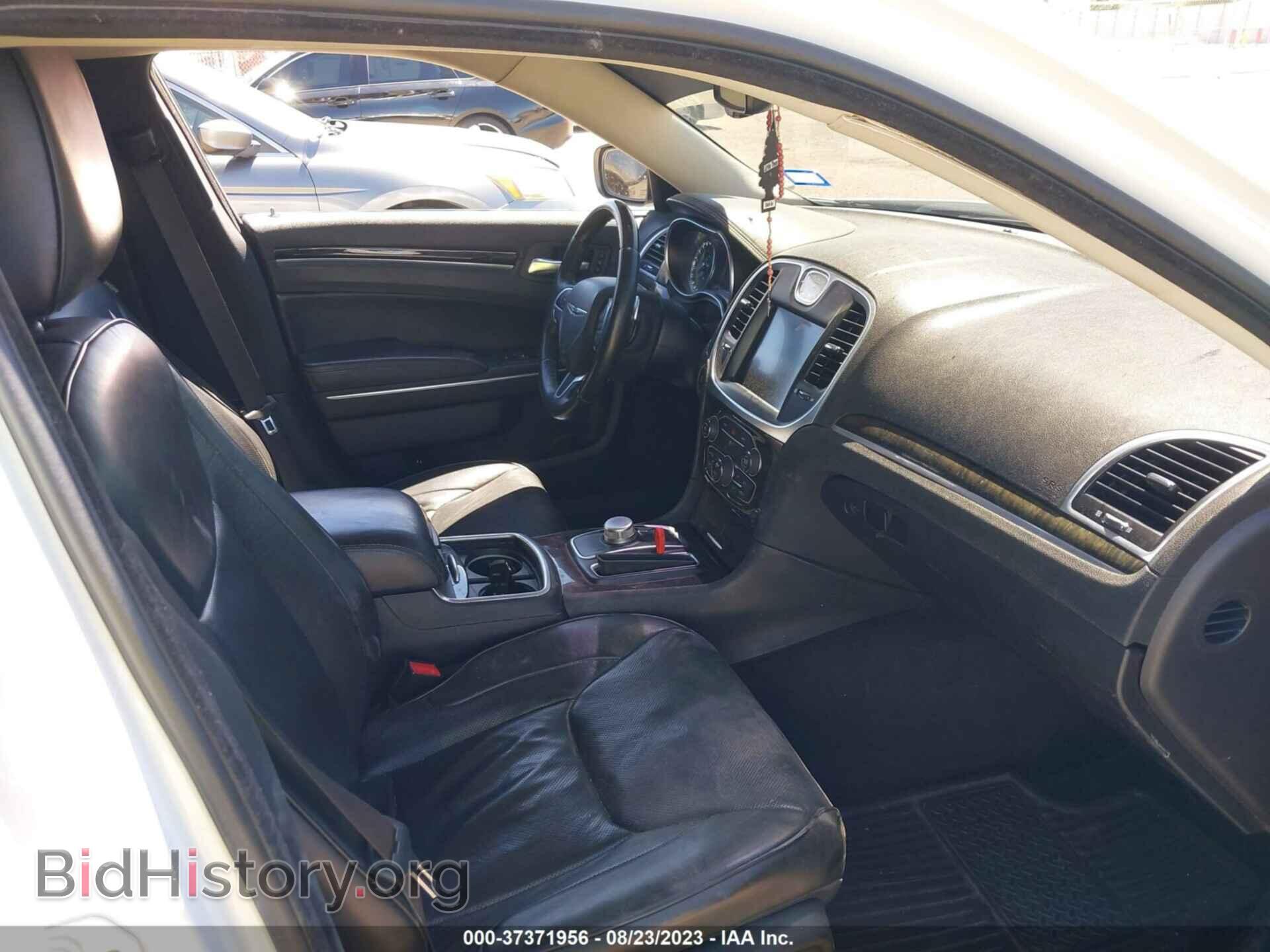 2016 CHRYSLER 300 - VIN: 2C3CCAET6GH198350 - Фото 5