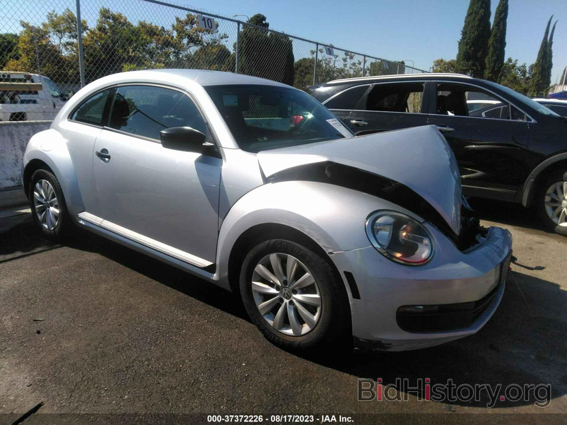 Photo 3VWF17AT6EM650753 - VOLKSWAGEN BEETLE COUPE 2014