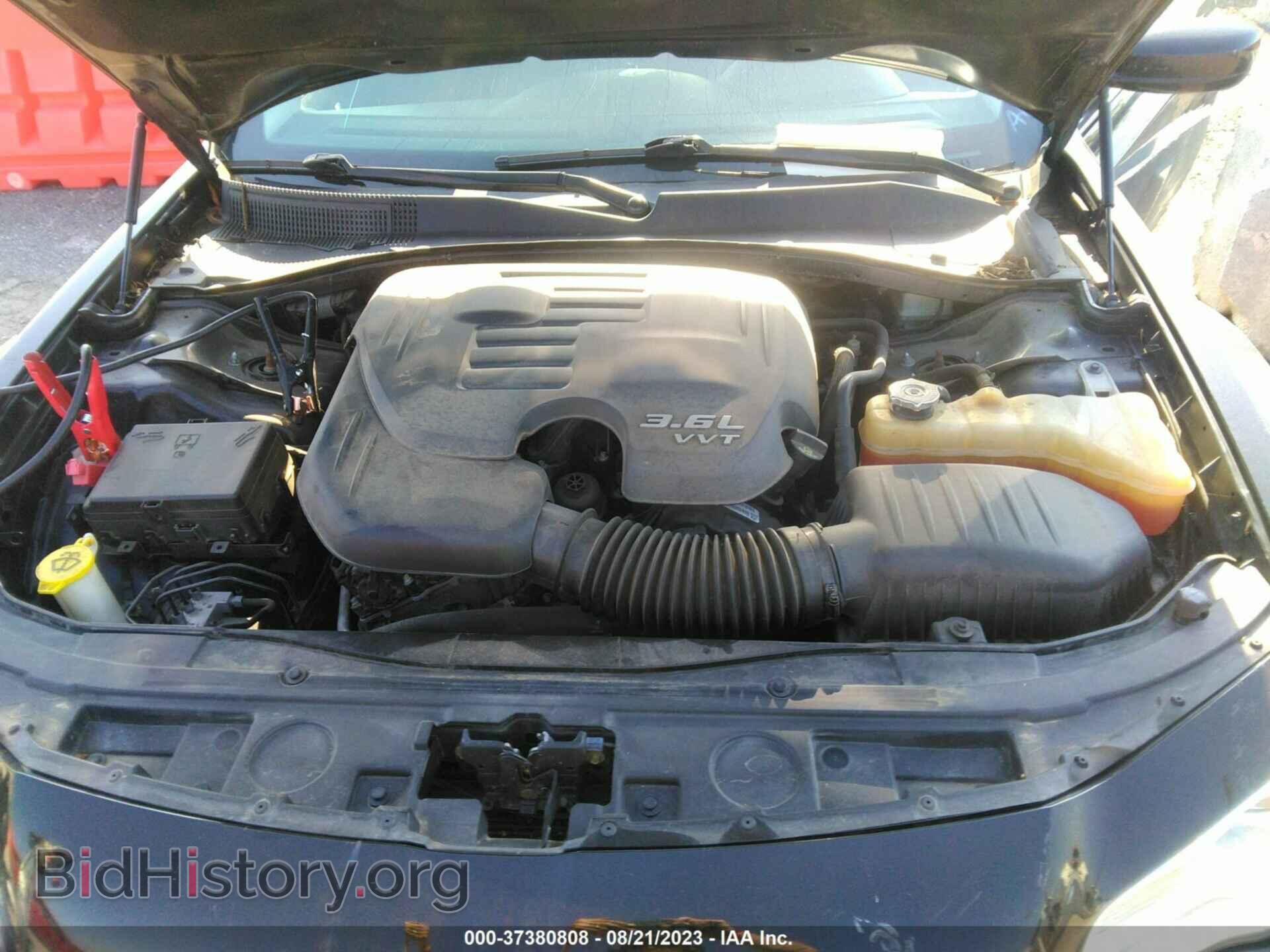 2016 CHRYSLER 300 - VIN: 2C3CCAAG3GH243303 - Фото 10