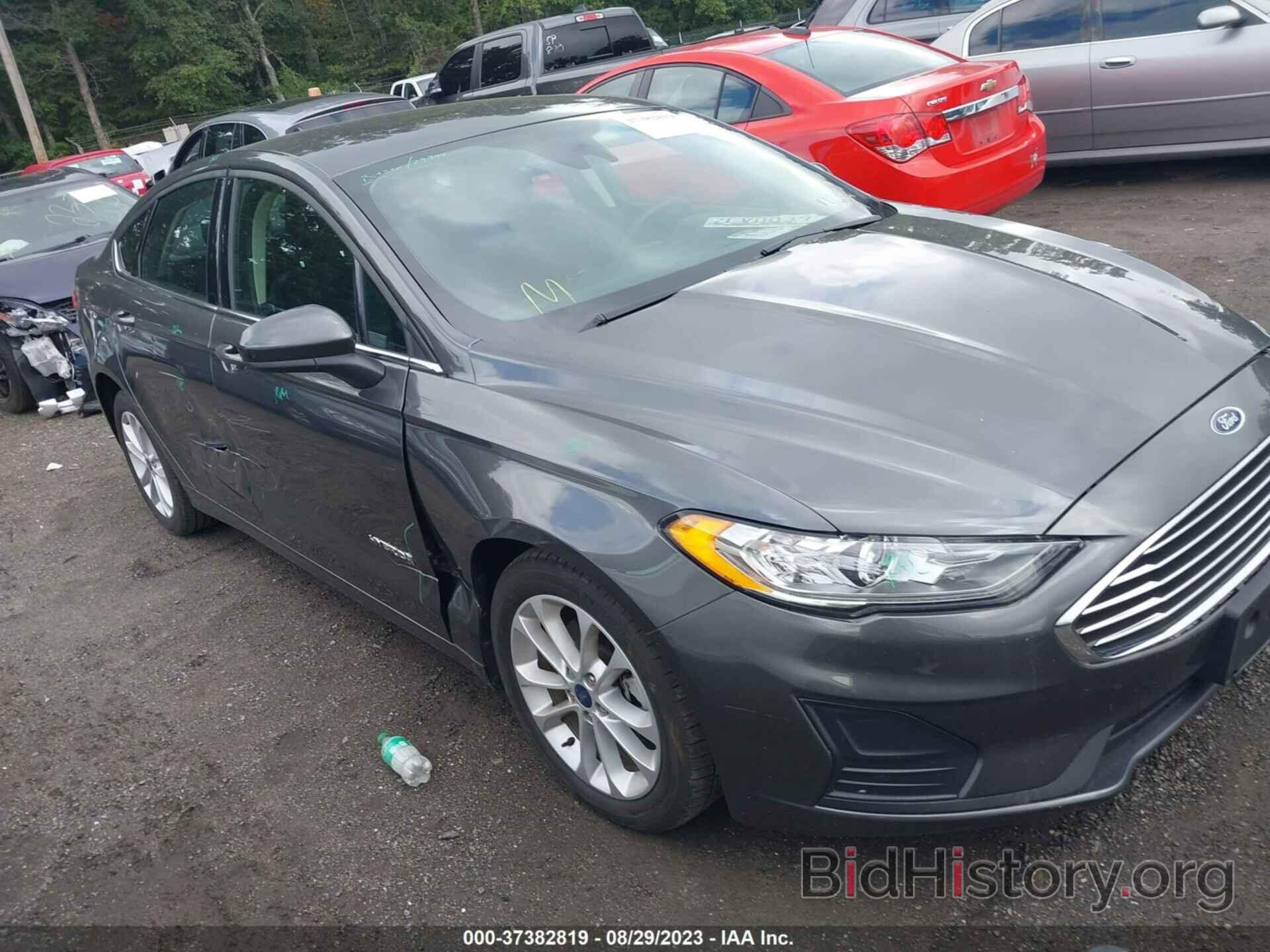 Photo 3FA6P0LU5KR277689 - FORD FUSION HYBRID 2019