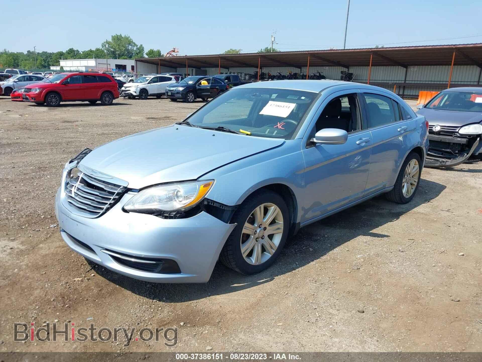 2012 CHRYSLER 200 - VIN: 1C3CCBAB4CN295311 - Фото 2