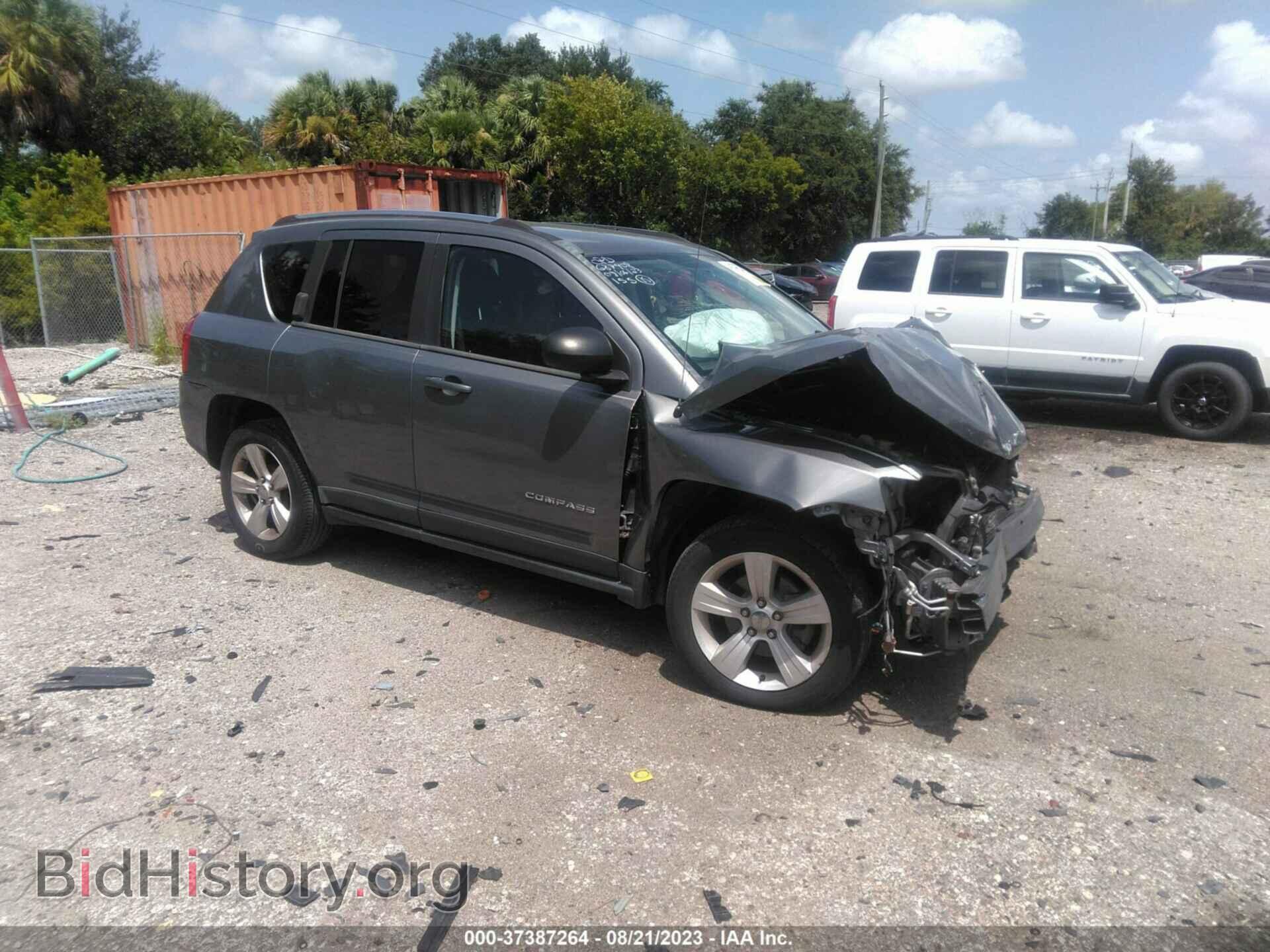 Photo 1J4NT1FA7BD256032 - JEEP COMPASS 2011