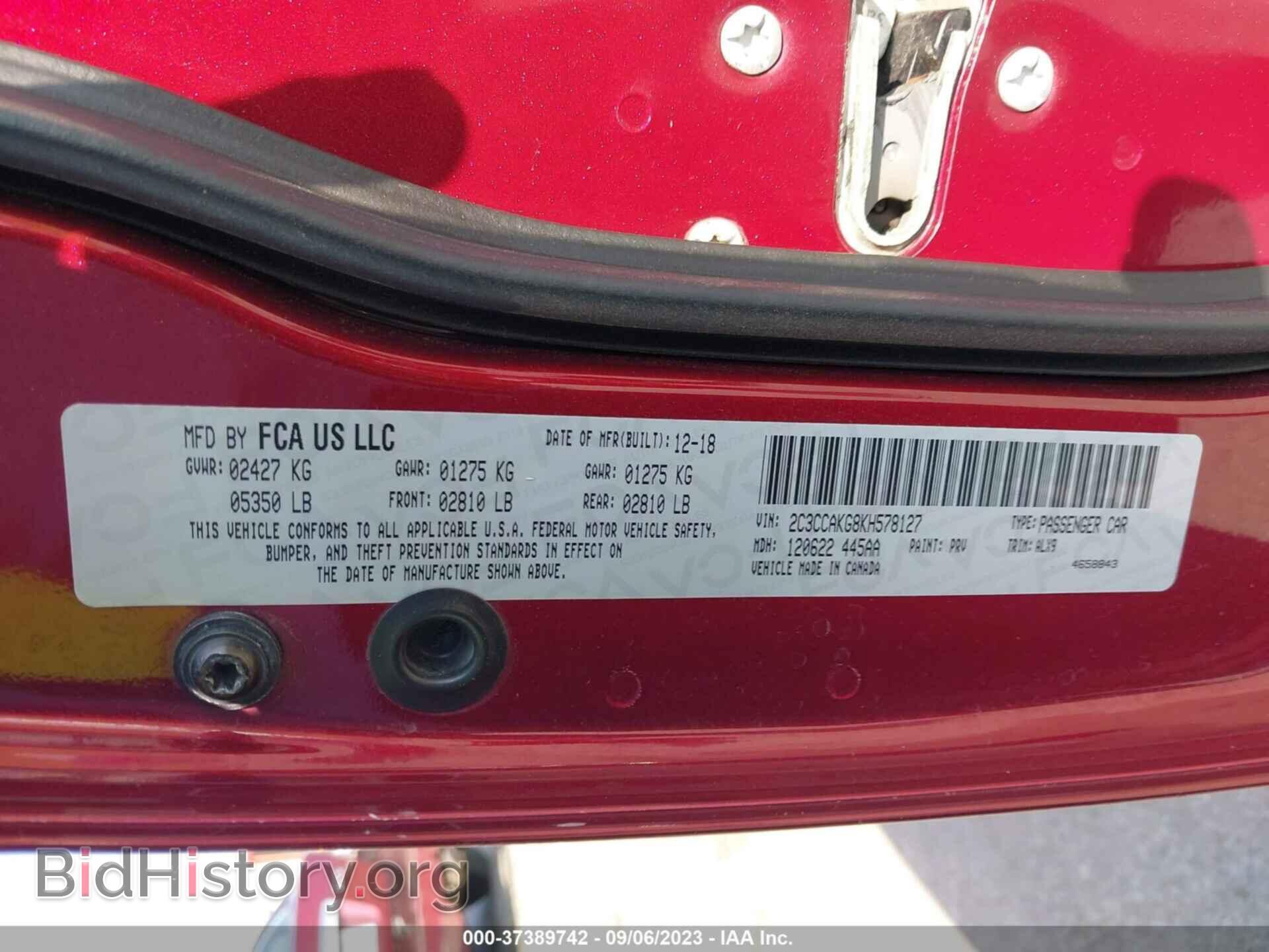2019 CHRYSLER 300 - VIN: 2C3CCAKG8KH578127 - Фото 9