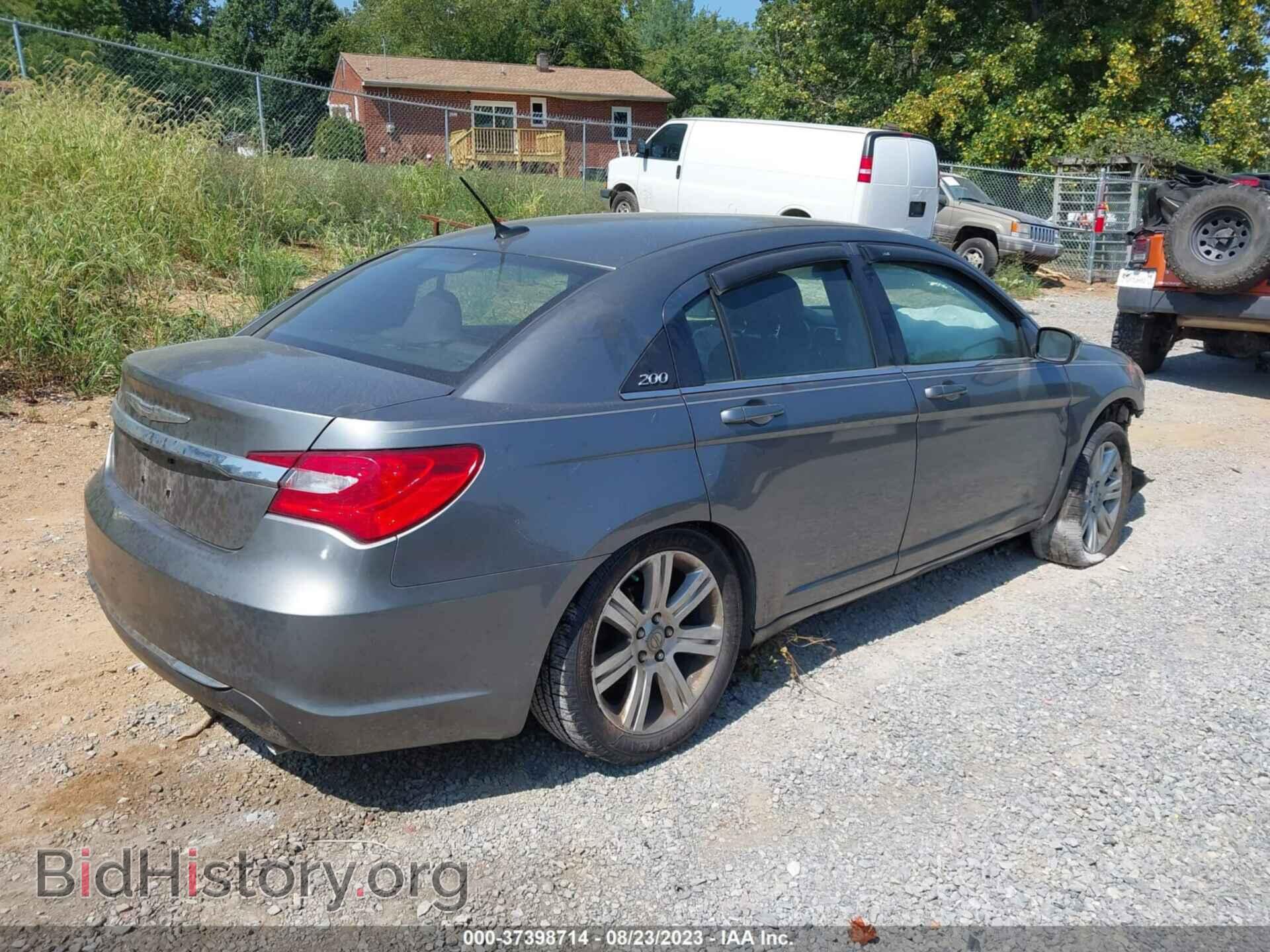 2013 CHRYSLER 200 - VIN: 1C3CCBAB3DN670784 - Фото 4