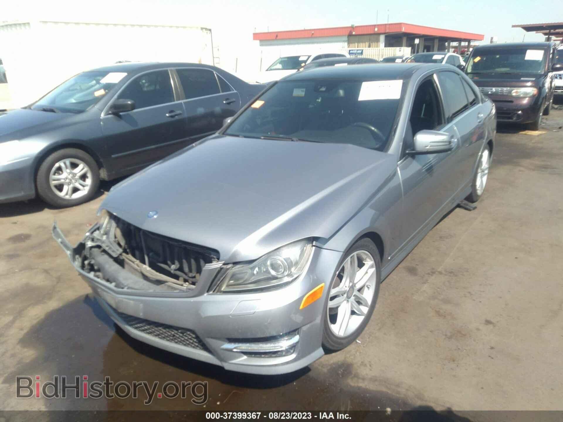2012 MERCEDES-BENZ C-CLASS - VIN: WDDGF8BB0CA621253 - Фото 2
