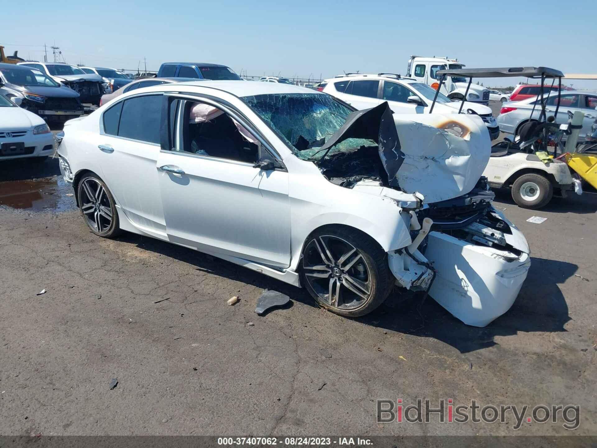 Photo 1HGCR2F56HA082017 - HONDA ACCORD SEDAN 2017