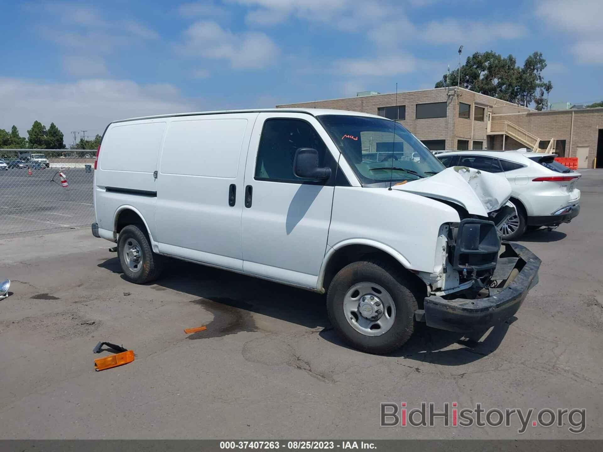 Photo 1GCWGFCA2B1164439 - CHEVROLET EXPRESS CARGO VAN 2011