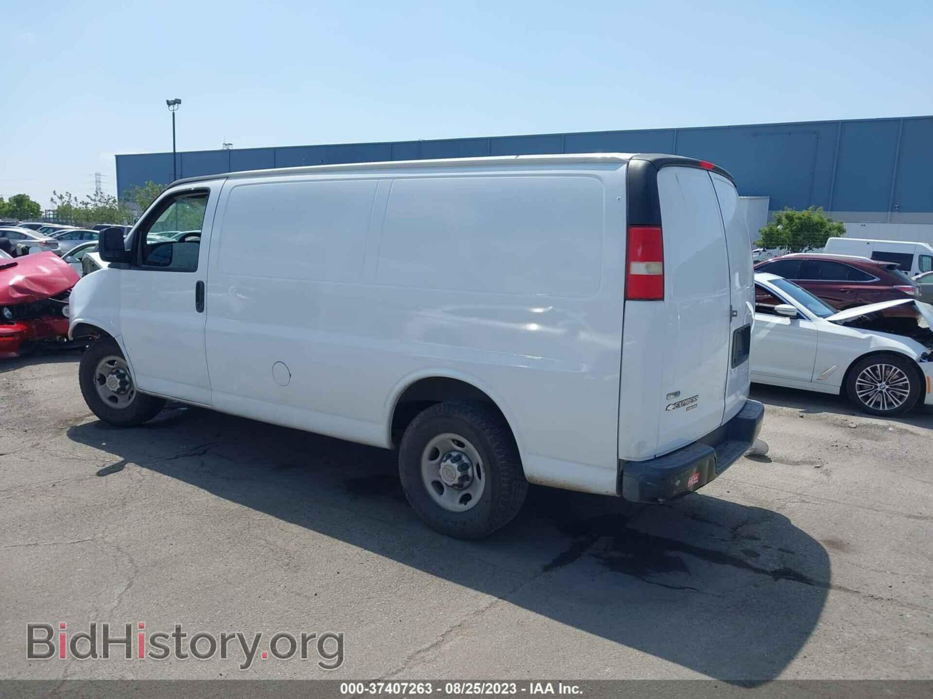2011 CHEVROLET EXPRESS CARGO VAN - VIN: 1GCWGFCA2B1164439 - Фото 3