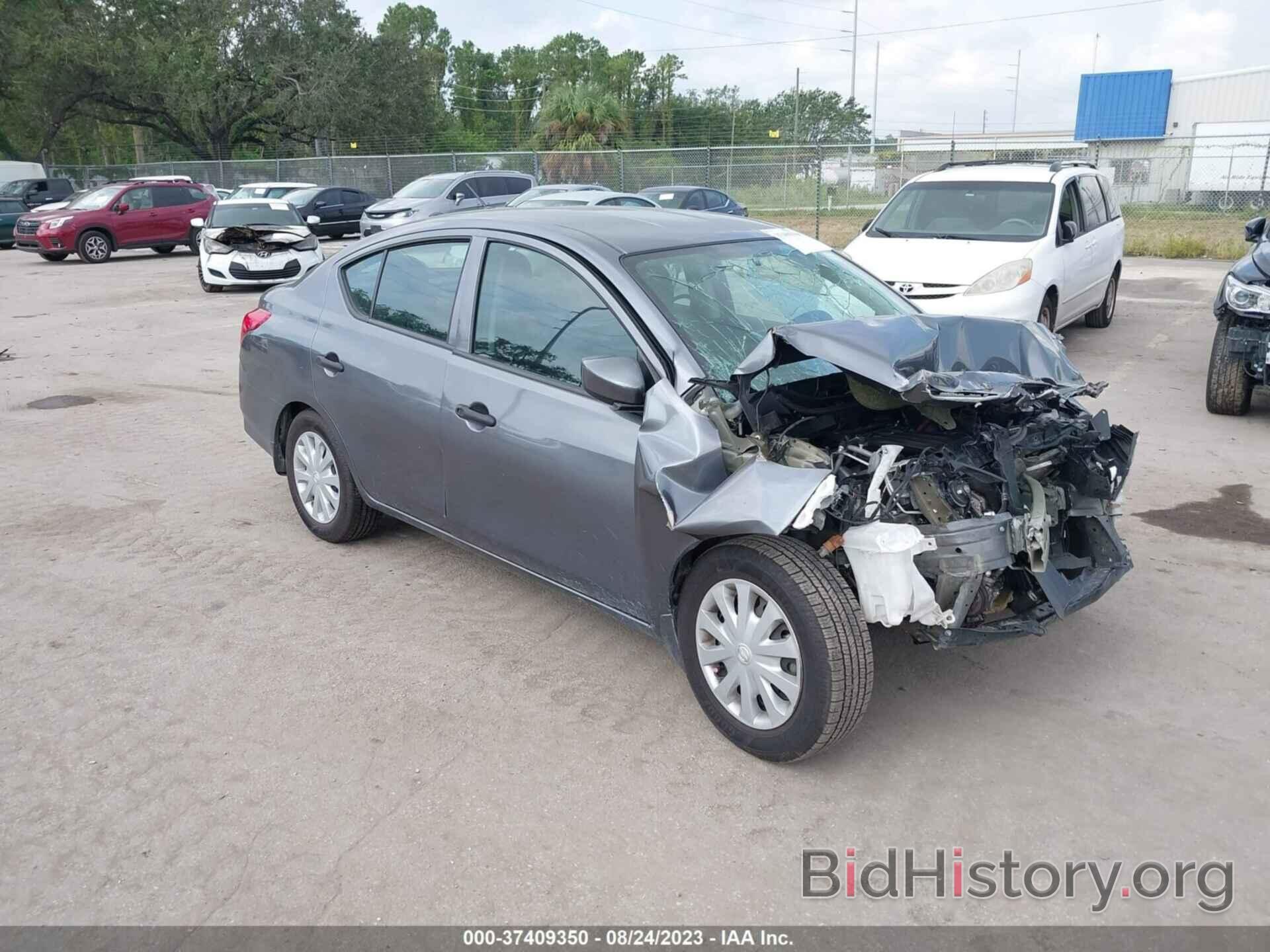 Photo 3N1CN7AP8KL863642 - NISSAN VERSA SEDAN 2019