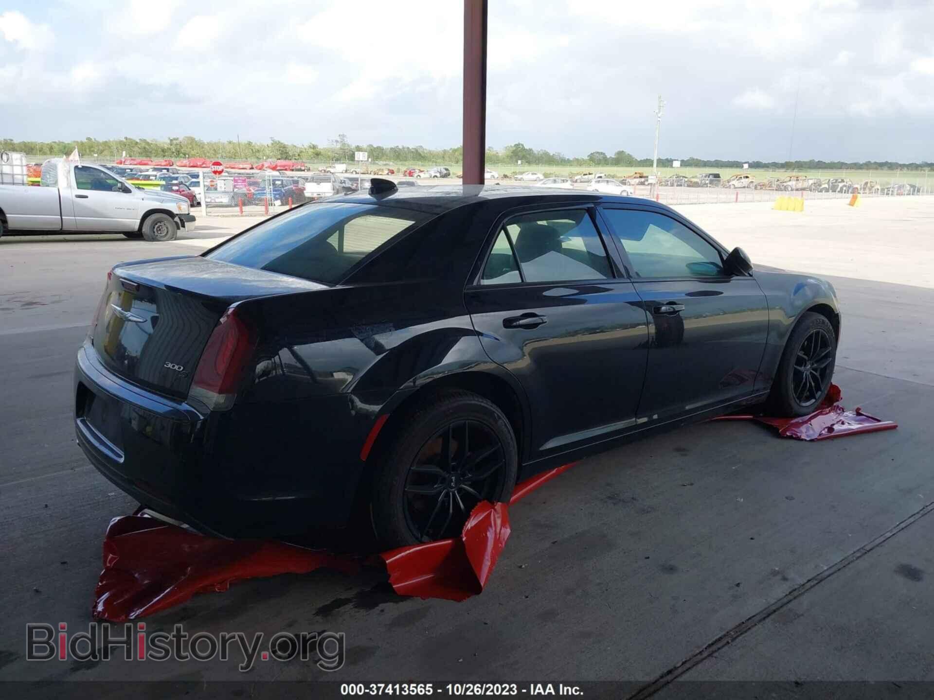 2016 CHRYSLER 300 - VIN: 2C3CCAGG3GH152409 - Фото 4