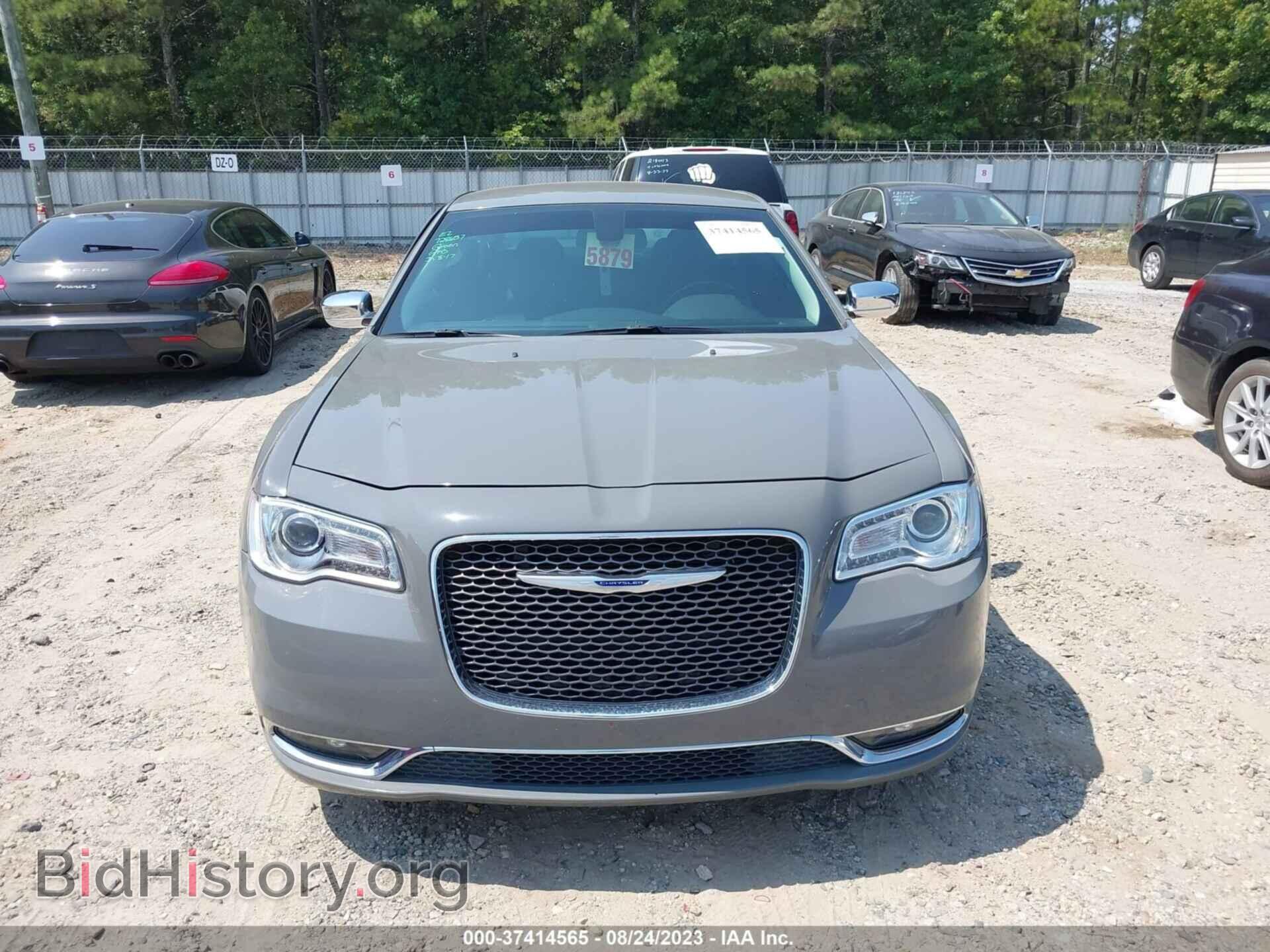 2019 CHRYSLER 300 - VIN: 2C3CCAEG2KH536693 - Фото 12