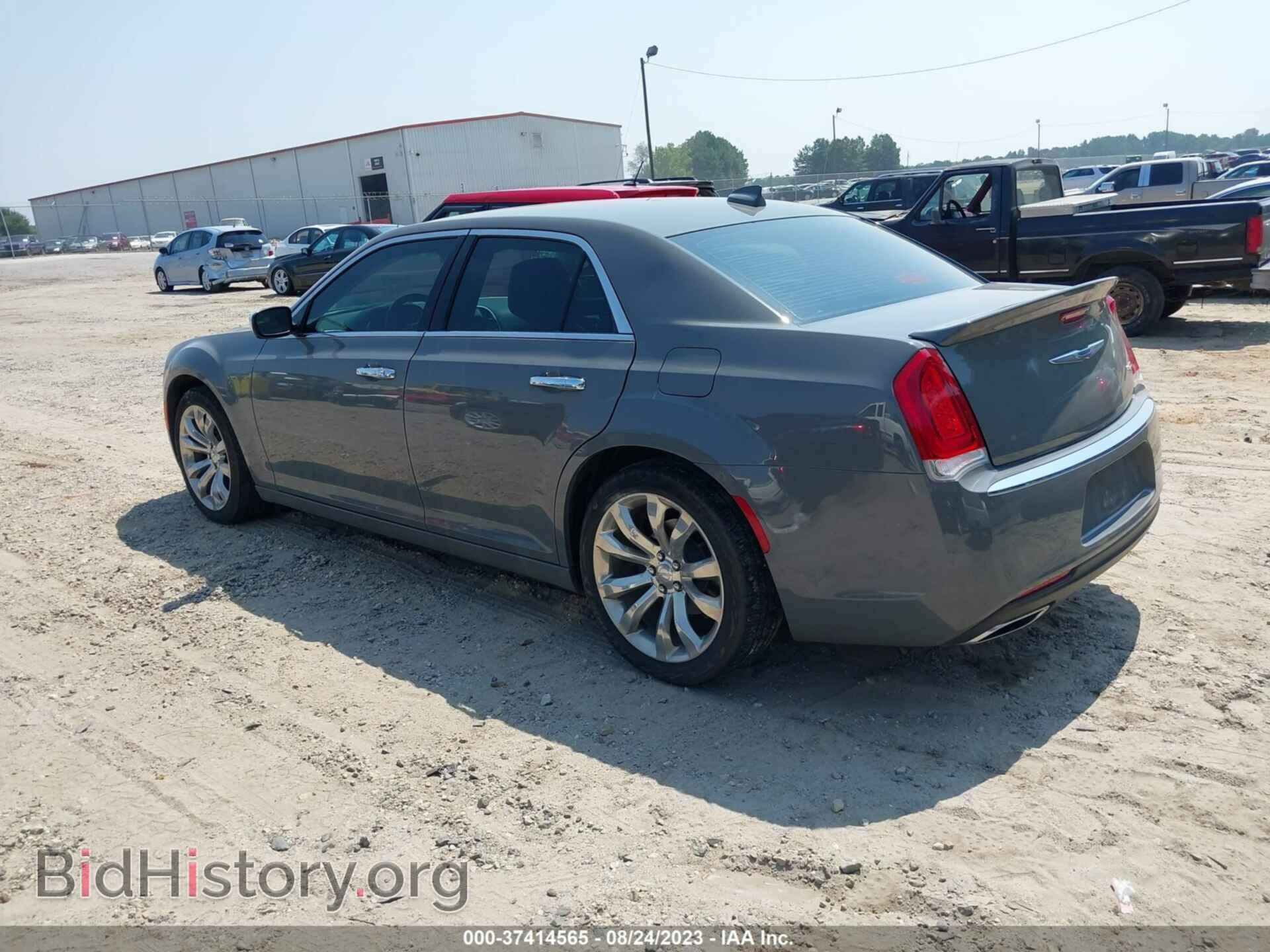 2019 CHRYSLER 300 - VIN: 2C3CCAEG2KH536693 - Фото 3