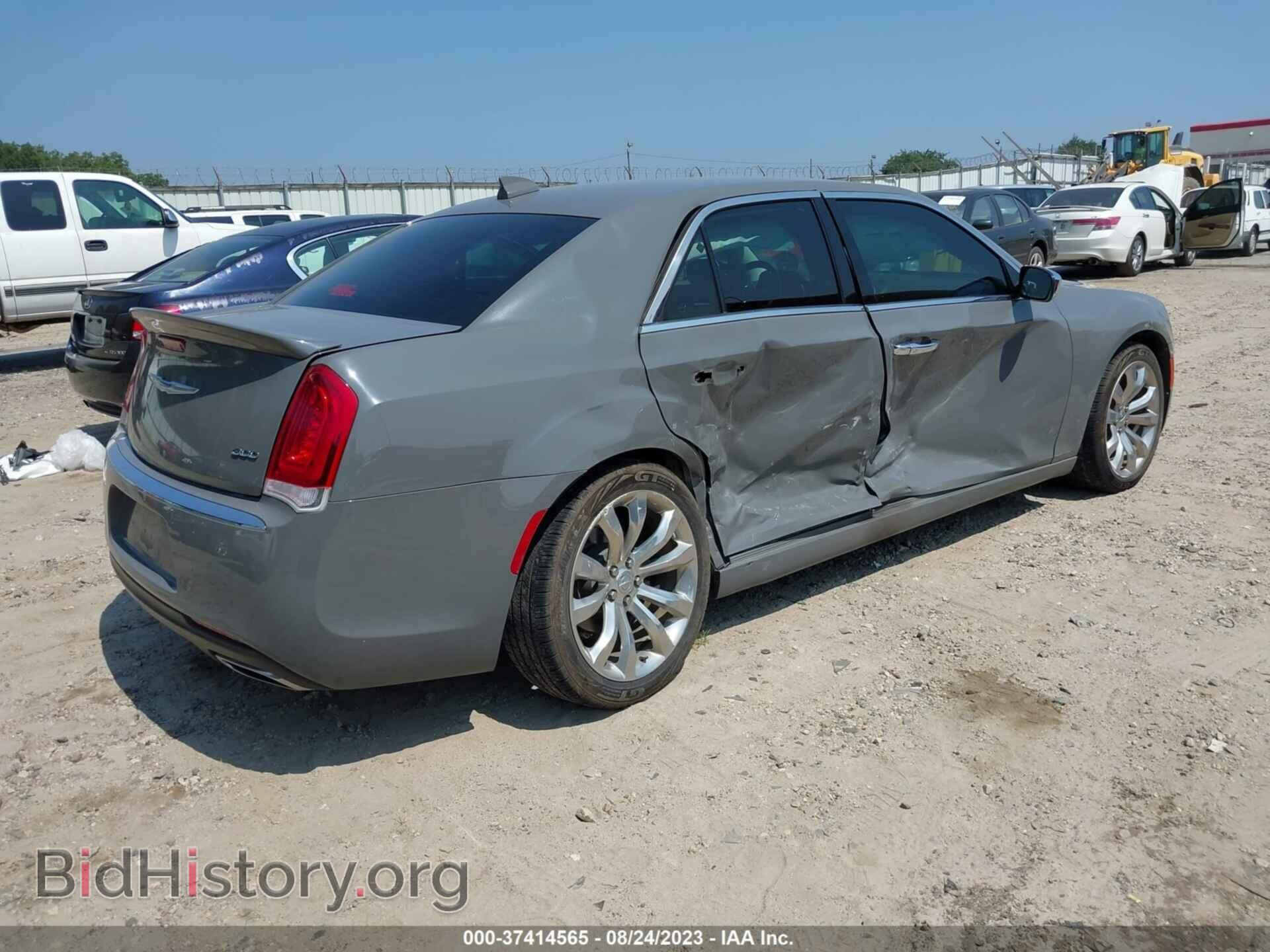 2019 CHRYSLER 300 - VIN: 2C3CCAEG2KH536693 - Фото 4