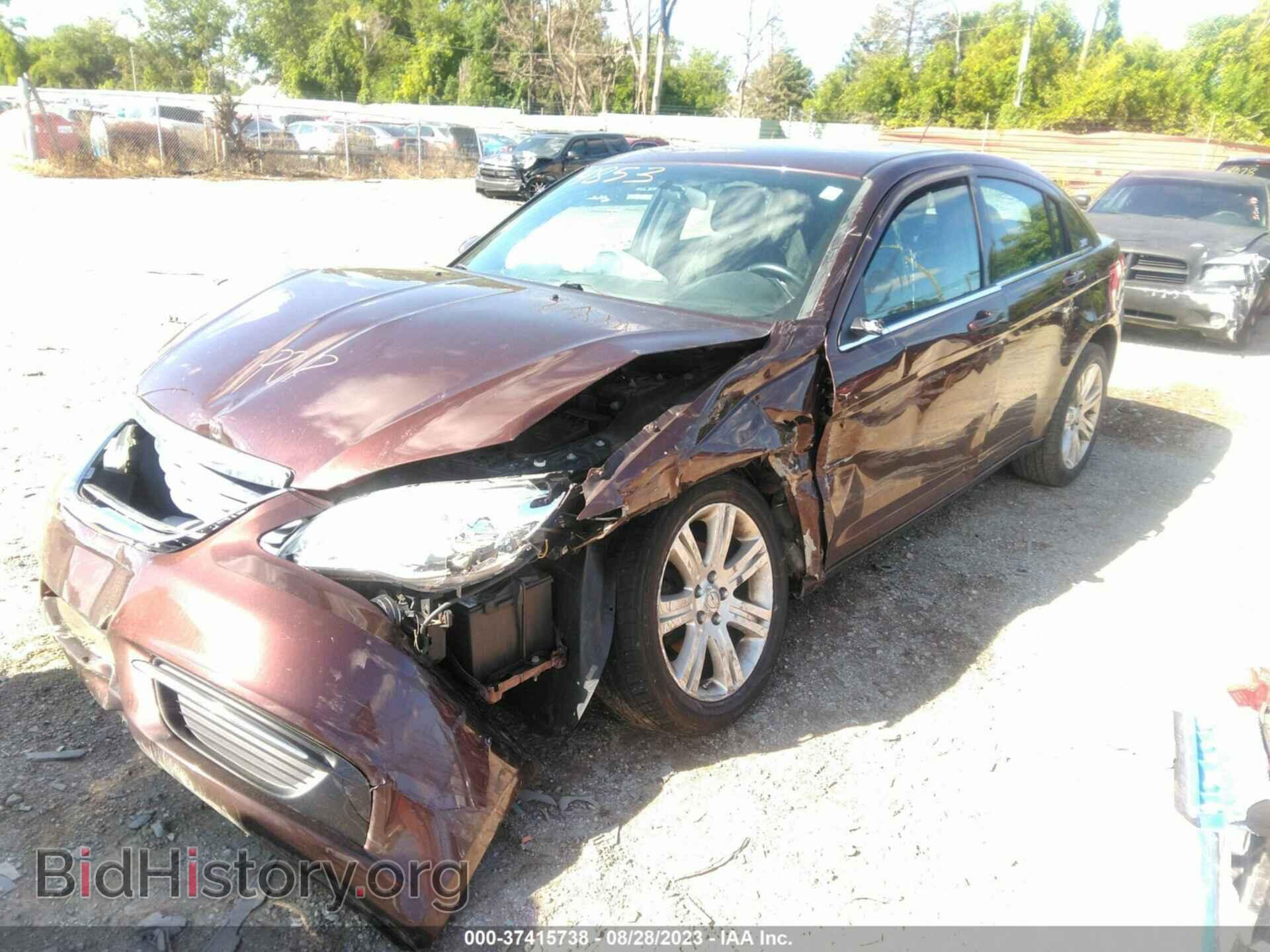 2013 CHRYSLER 200 - VIN: 1C3CCBBB0DN574853 - Фото 2