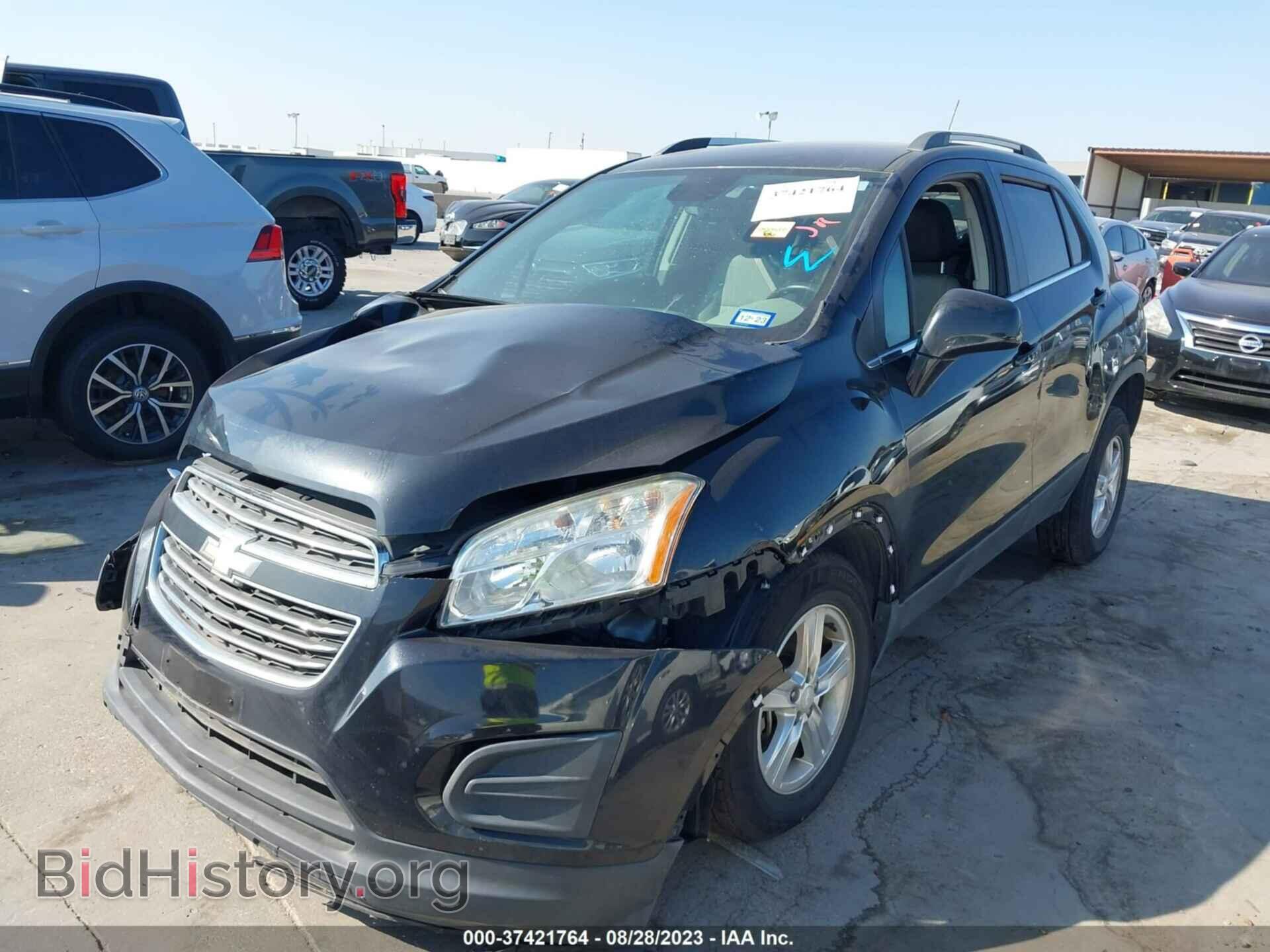 2015 CHEVROLET TRAX - VIN: 3GNCJRSB5FL230455 - Фото 2